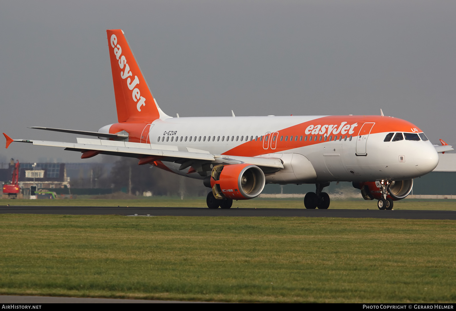 Aircraft Photo of G-EZUR | Airbus A320-214 | EasyJet | AirHistory.net #117433