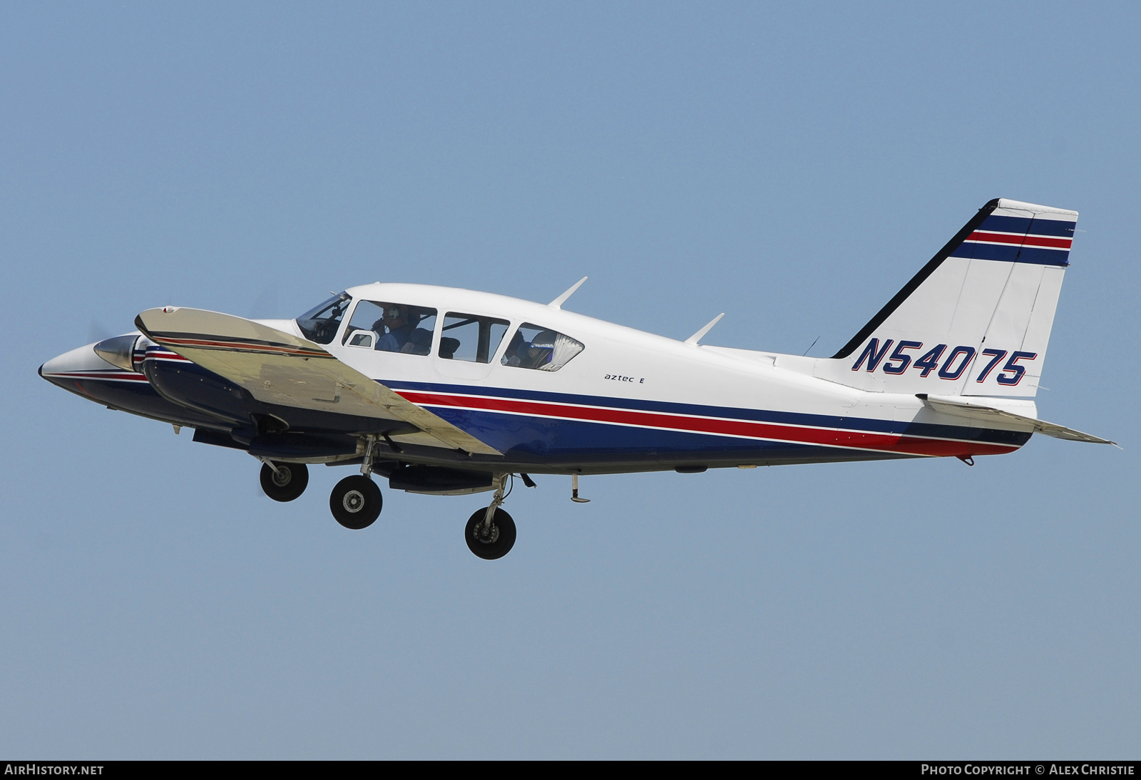 Aircraft Photo of N54075 | Piper PA-23-250 Aztec E | AirHistory.net #117439