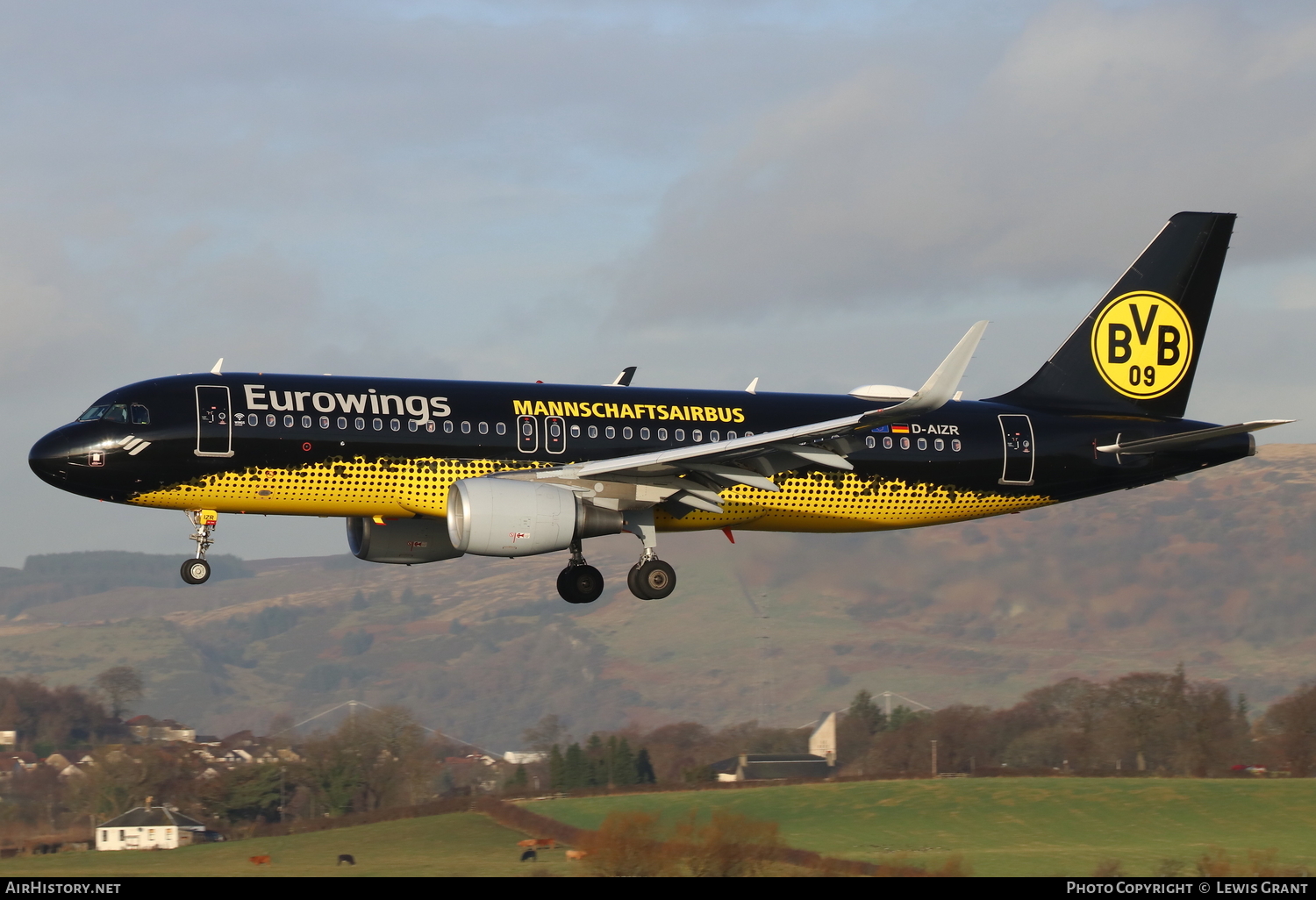 Aircraft Photo of D-AIZR | Airbus A320-214 | Eurowings | AirHistory.net #117453