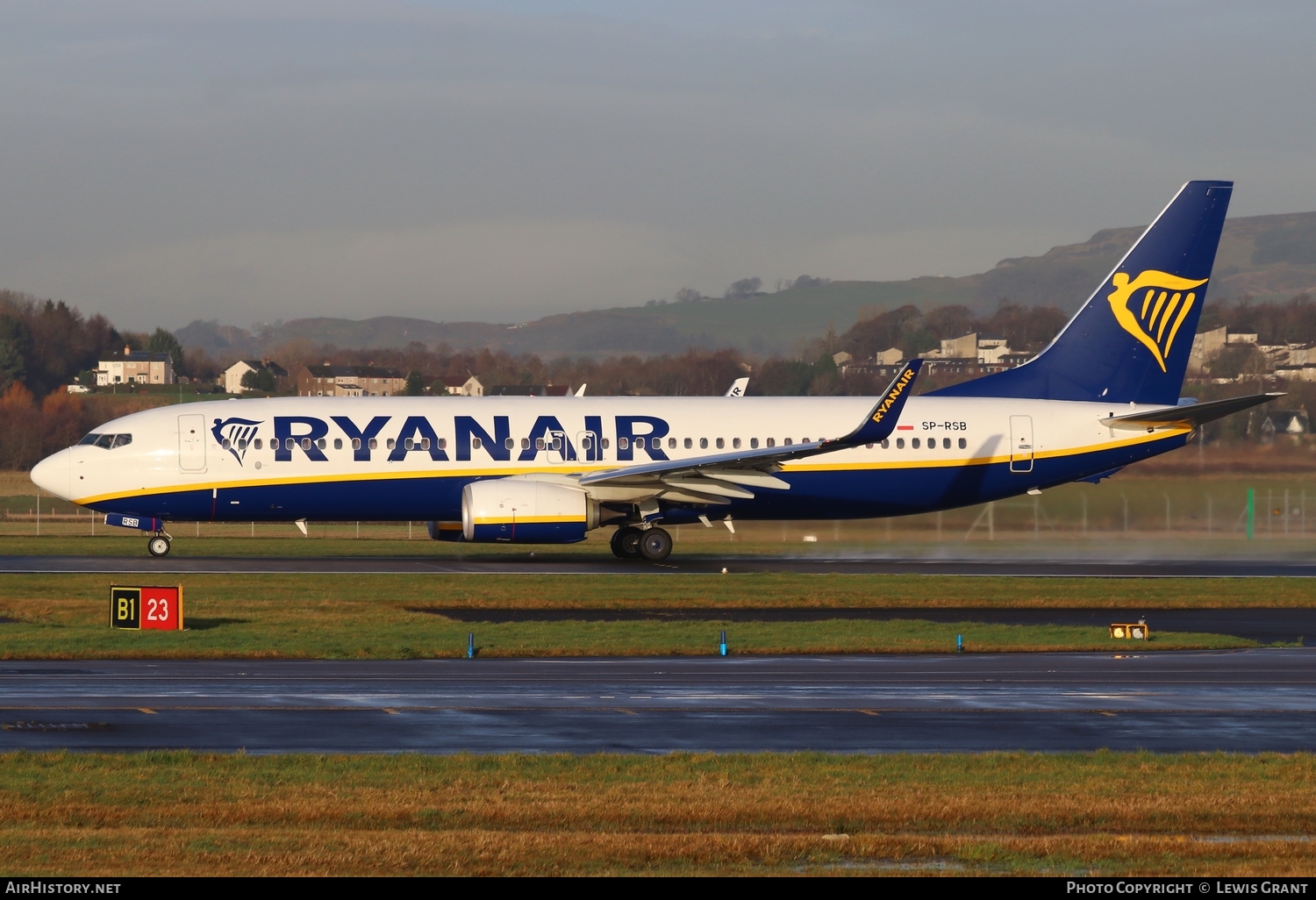 Aircraft Photo of SP-RSB | Boeing 737-800 | Ryanair | AirHistory.net #117469