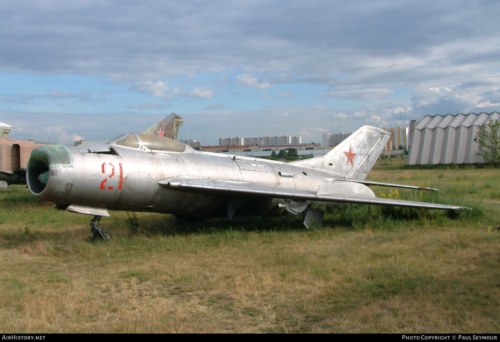 Aircraft Photo of 21 red | Mikoyan-Gurevich MiG-19P | Russia - Air Force | AirHistory.net #117478