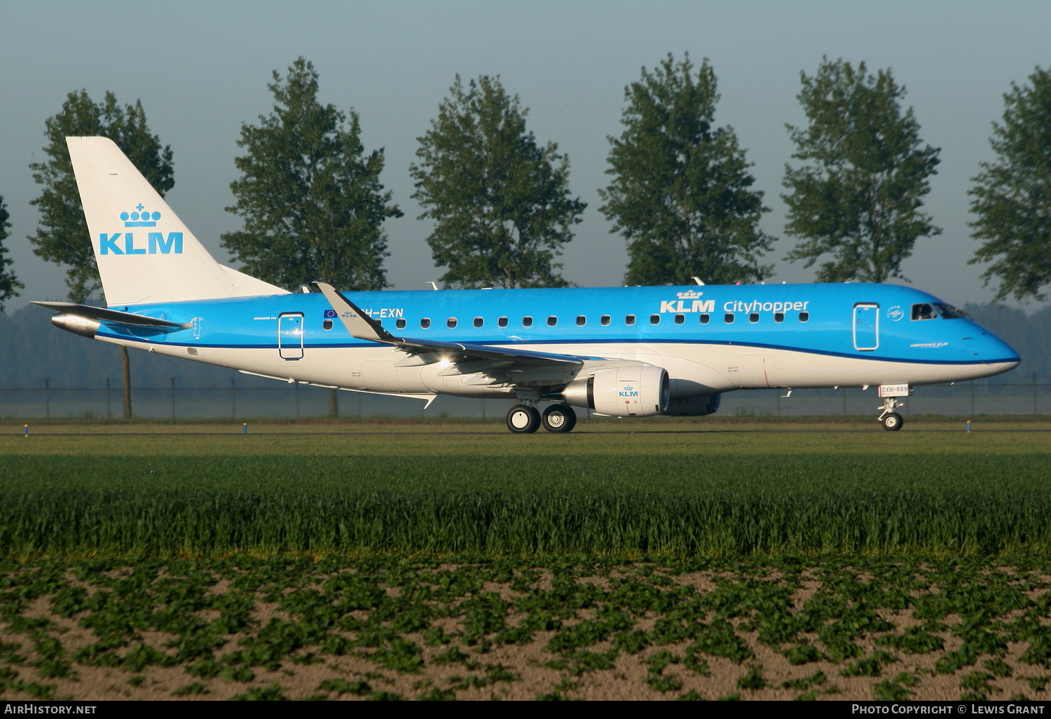 Aircraft Photo of PH-EXN | Embraer 175STD (ERJ-170-200STD) | KLM Cityhopper | AirHistory.net #117493