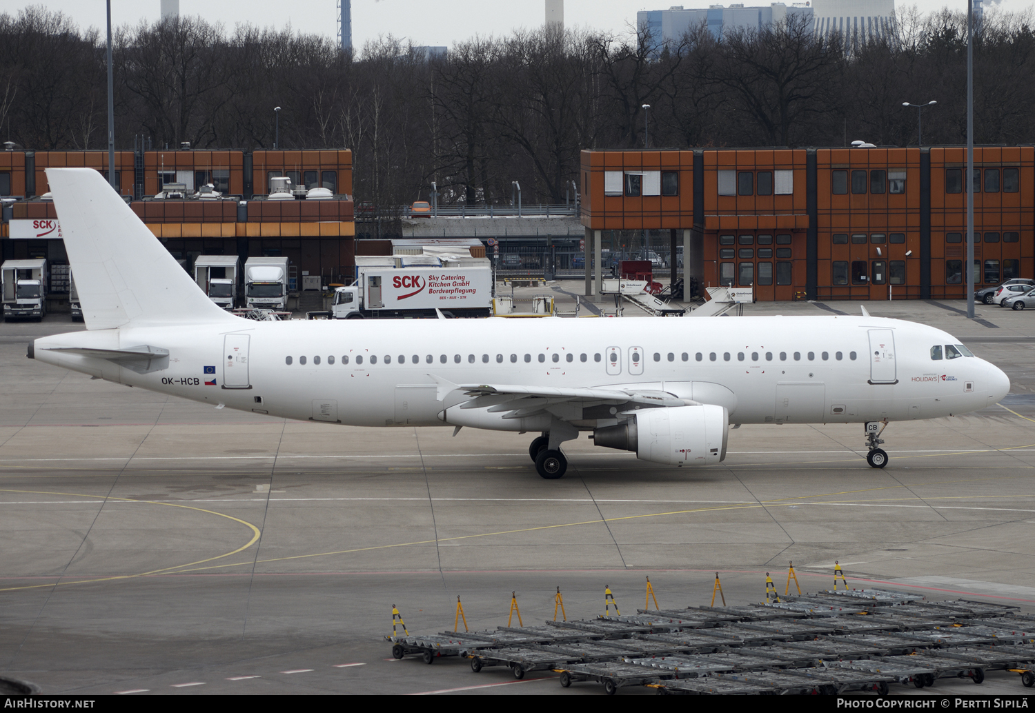 Aircraft Photo of OK-HCB | Airbus A320-214 | Holidays Czech Airlines | AirHistory.net #117564