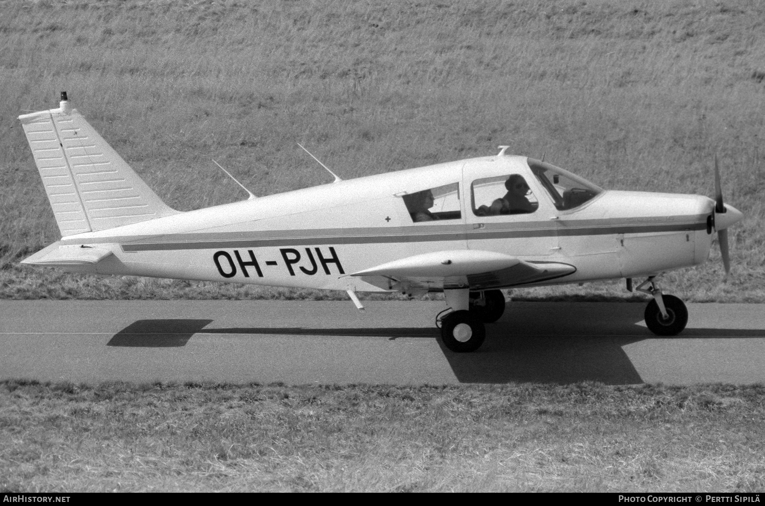 Aircraft Photo of OH-PJH | Piper PA-28-160 Cherokee | AirHistory.net #117669