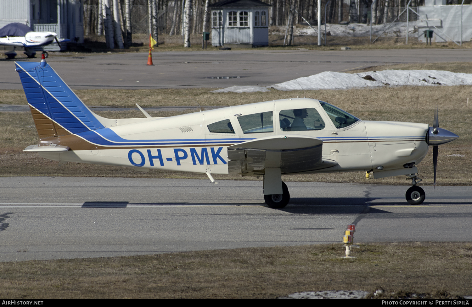 Aircraft Photo of OH-PMK | Piper PA-28R-200 Cherokee Arrow II | AirHistory.net #117677
