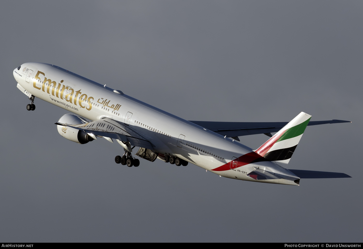 Aircraft Photo of A6-EPT | Boeing 777-300/ER | Emirates | AirHistory.net #117684