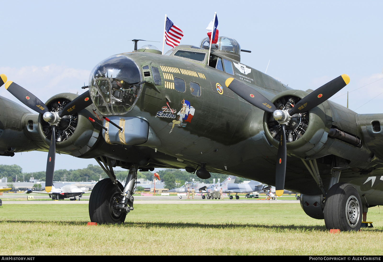 Aircraft Photo of N7227C / 483872 | Boeing B-17G Flying Fortress | Commemorative Air Force | USA - Air Force | AirHistory.net #117731