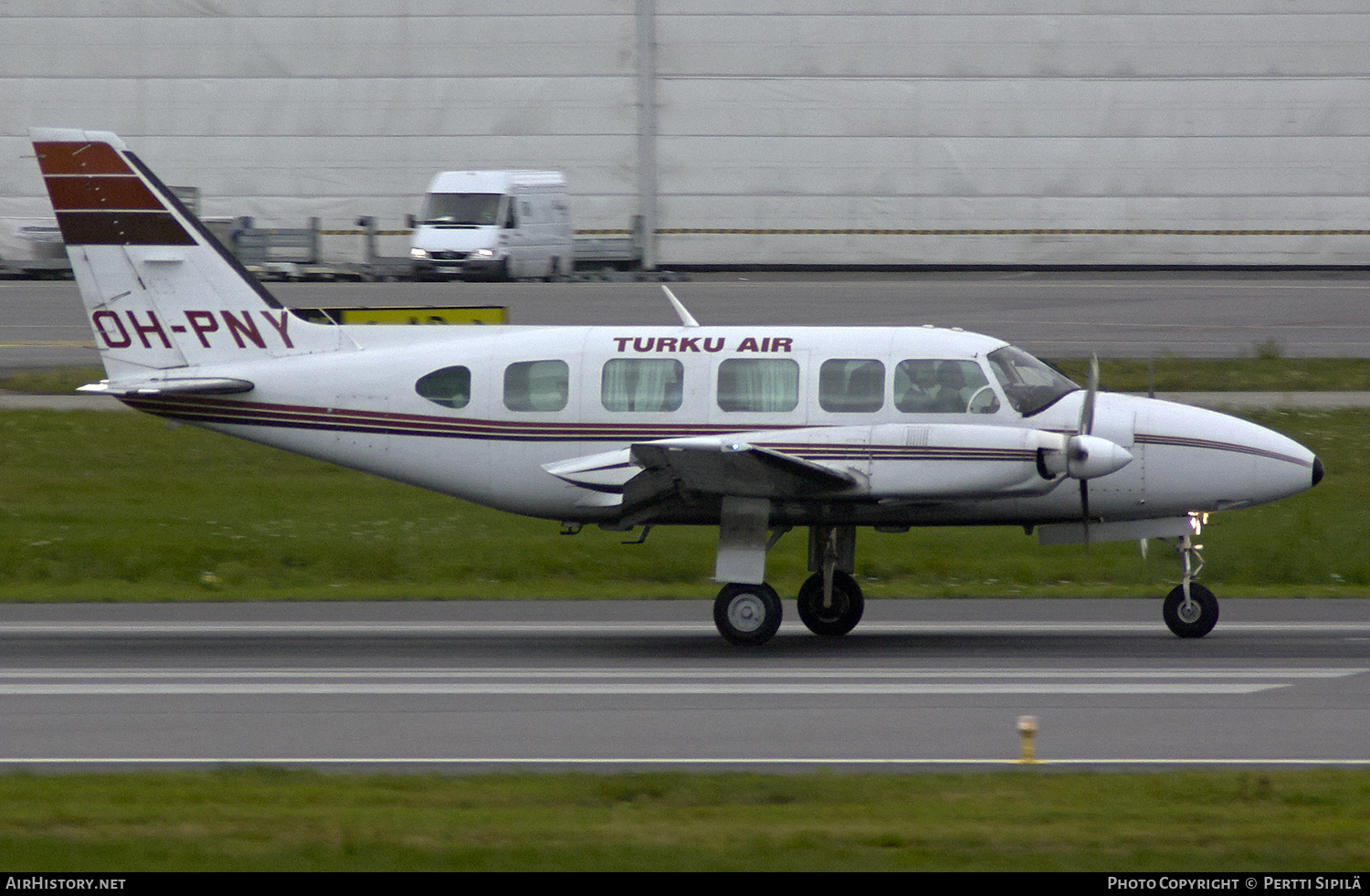 Aircraft Photo of OH-PNY | Piper PA-31-350 Navajo Chieftain | Turku Air | AirHistory.net #117752