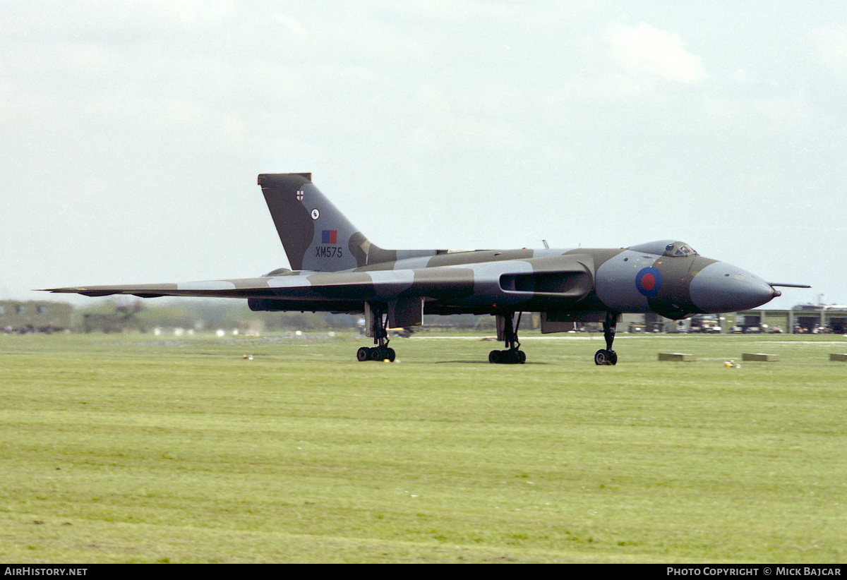 Aircraft Photo of XM575 | Avro 698 Vulcan B.2A | UK - Air Force | AirHistory.net #117954