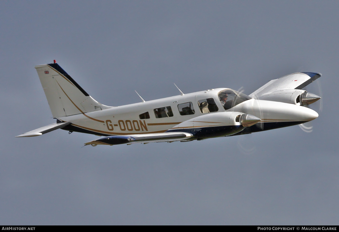 Aircraft Photo of G-OOON | Piper PA-34-220T Seneca III | AirHistory.net #118002