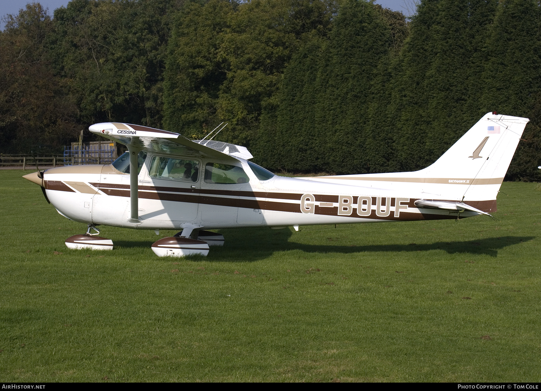 Aircraft Photo of G-BOUF | Cessna 172N | AirHistory.net #118041