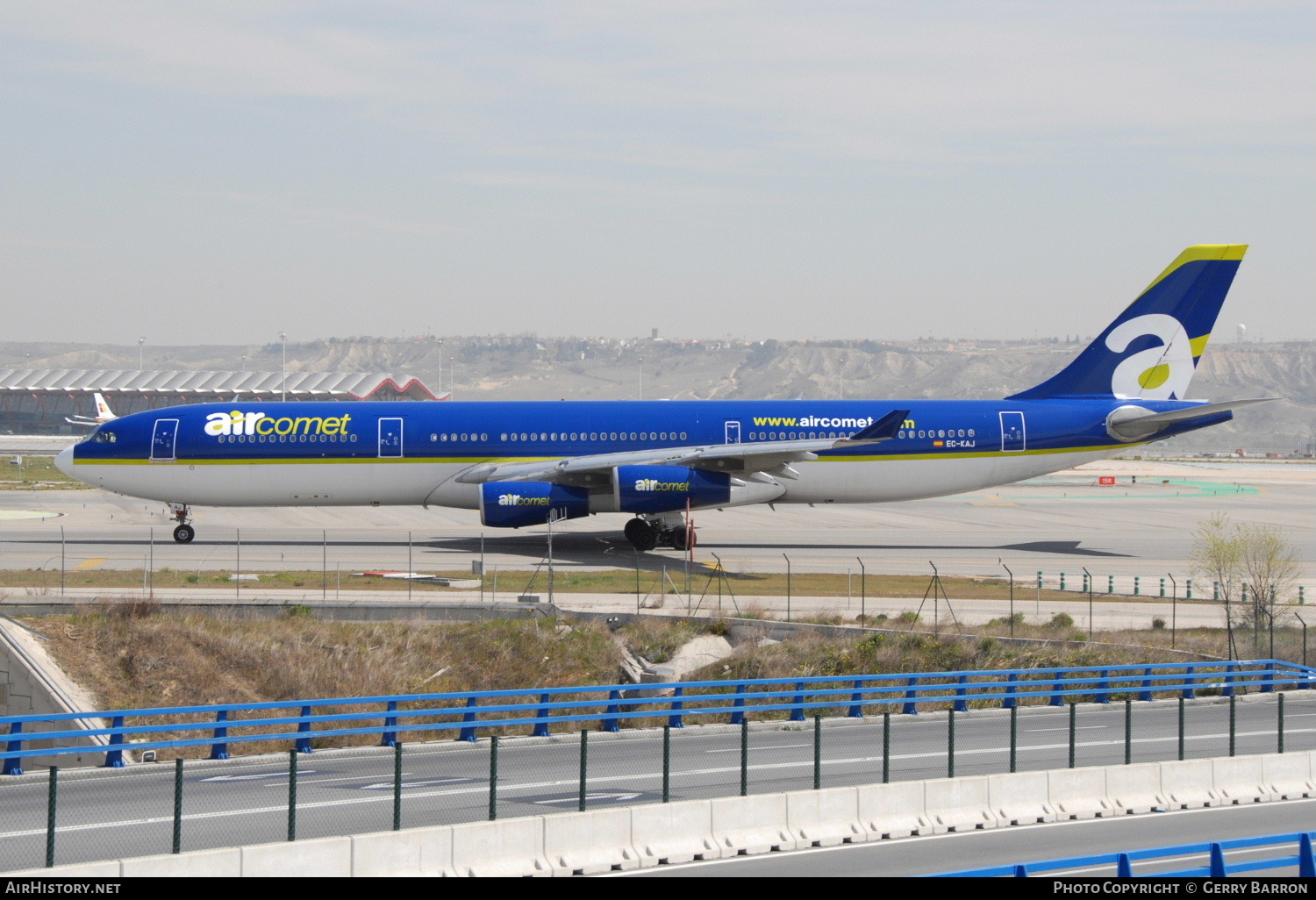 Aircraft Photo of EC-KAJ | Airbus A340-311 | Air Comet | AirHistory.net #118044