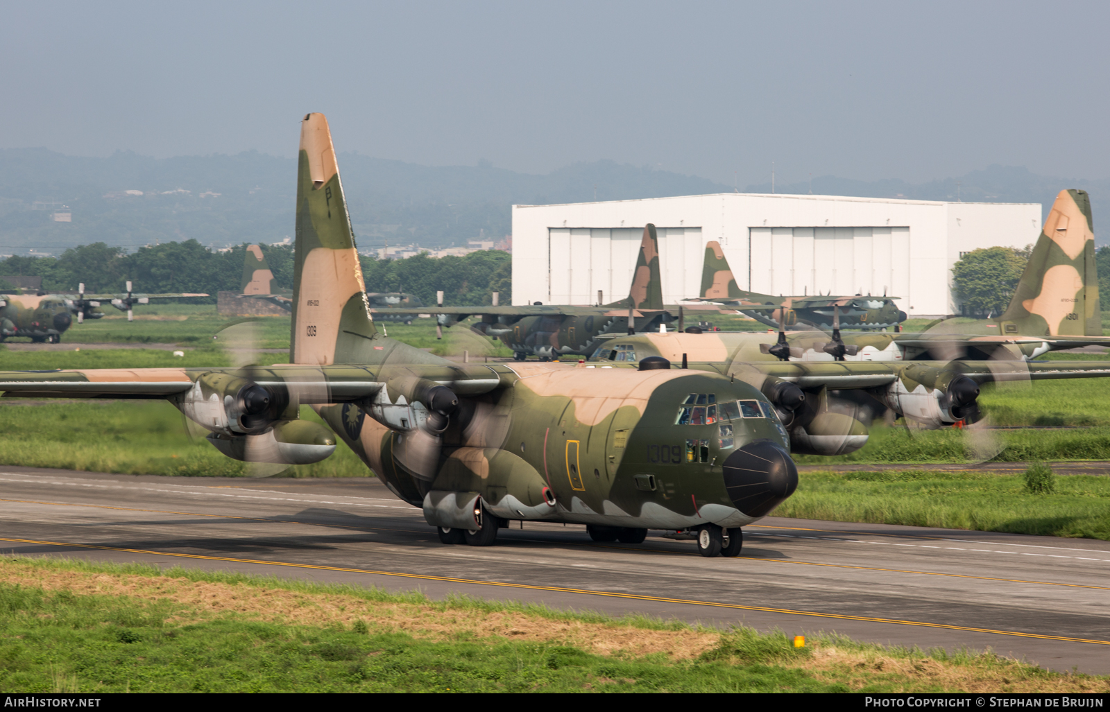 Aircraft Photo of 1309 | Lockheed C-130H Hercules | Taiwan - Air Force | AirHistory.net #118228