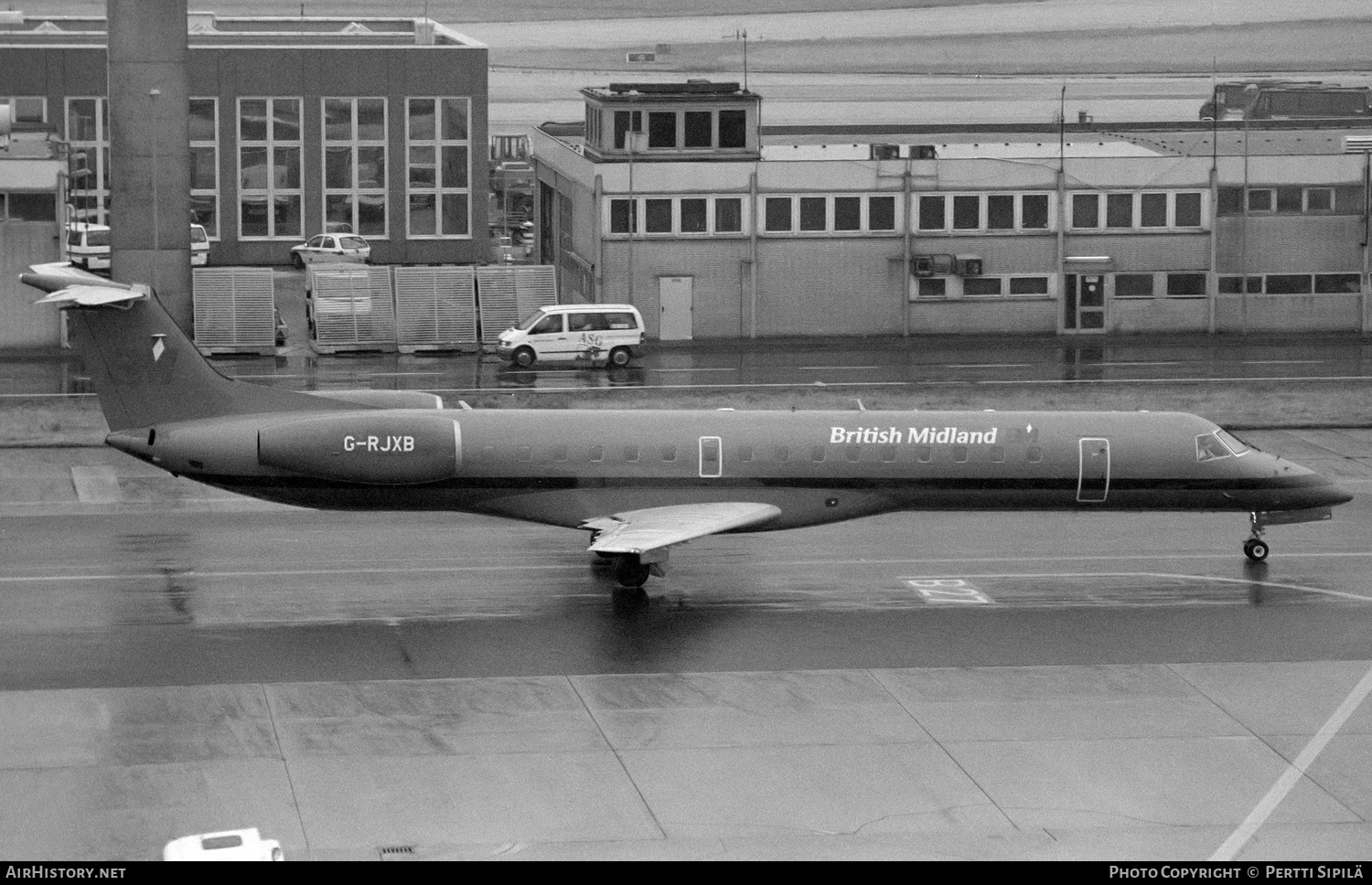 Aircraft Photo of G-RJXB | Embraer ERJ-145EP (EMB-145EP) | British Midland Airways - BMA | AirHistory.net #118274