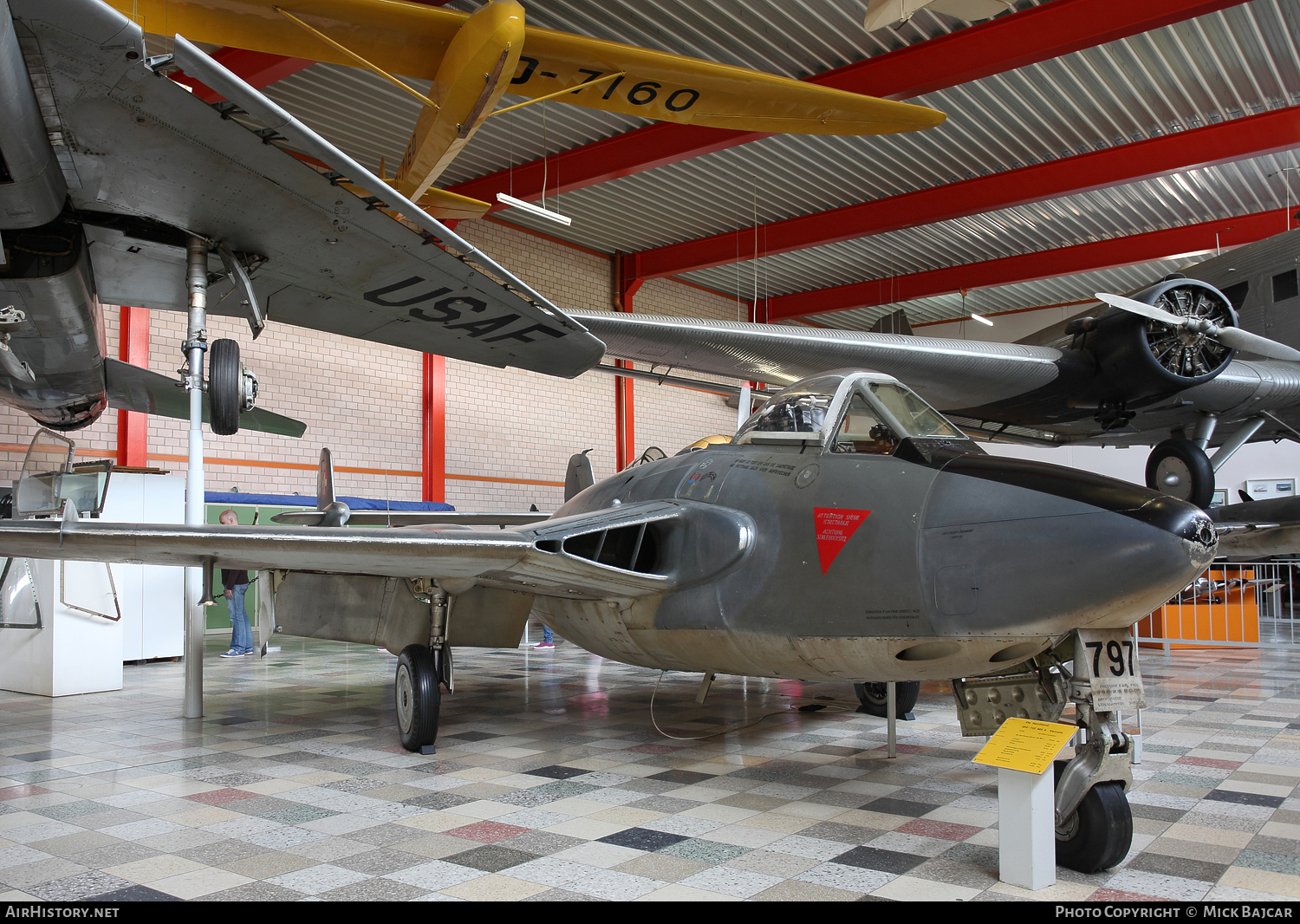 Aircraft Photo of J-1797 | De Havilland D.H. 112 Venom FB54 | Switzerland - Air Force | AirHistory.net #118666