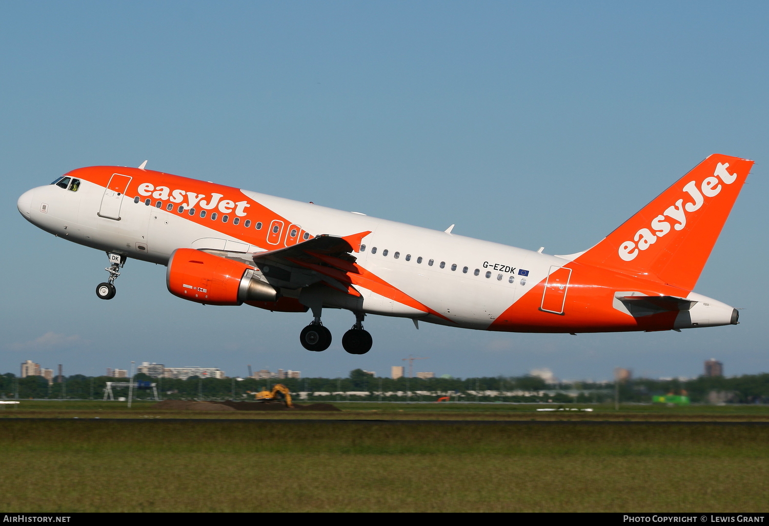 Aircraft Photo of G-EZDK | Airbus A319-111 | EasyJet | AirHistory.net #118685