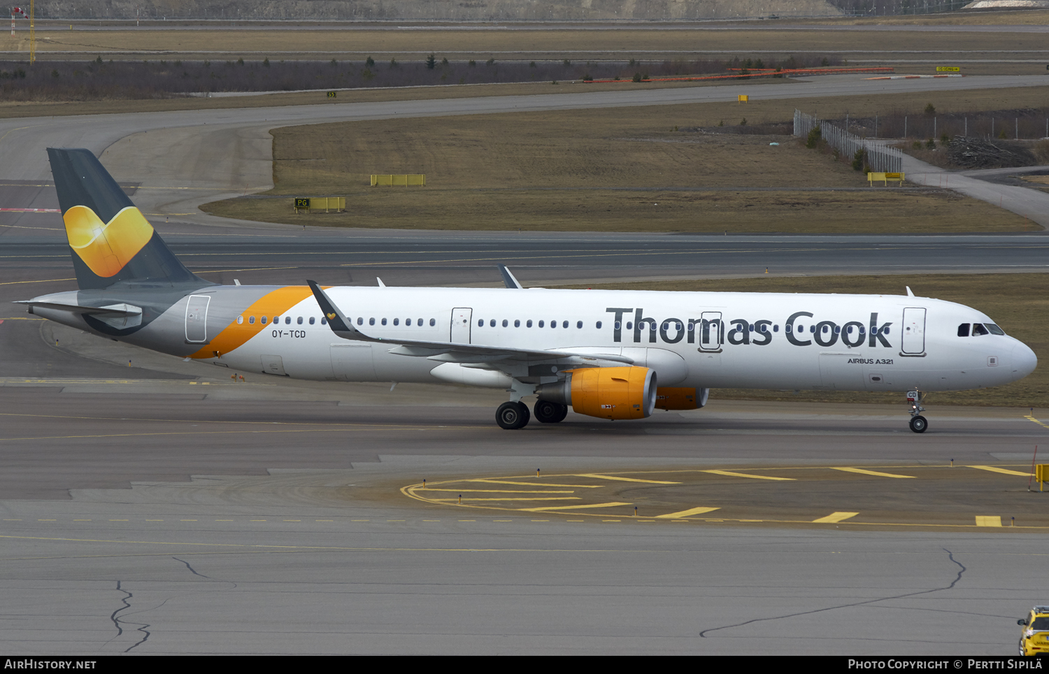 Aircraft Photo of OY-TCD | Airbus A321-211 | Thomas Cook Airlines | AirHistory.net #118874