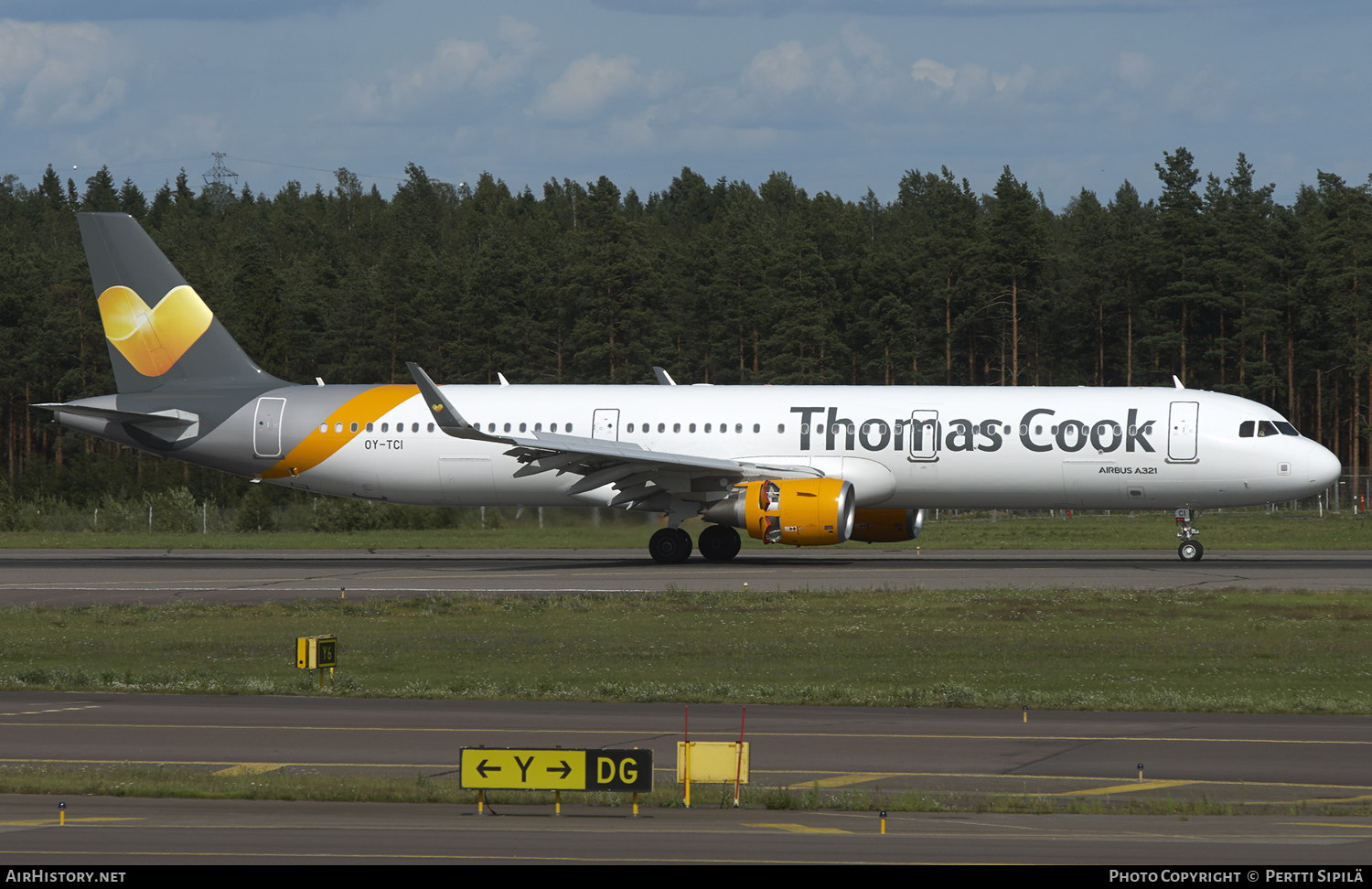 Aircraft Photo of OY-TCI | Airbus A321-211 | Thomas Cook Airlines | AirHistory.net #118886