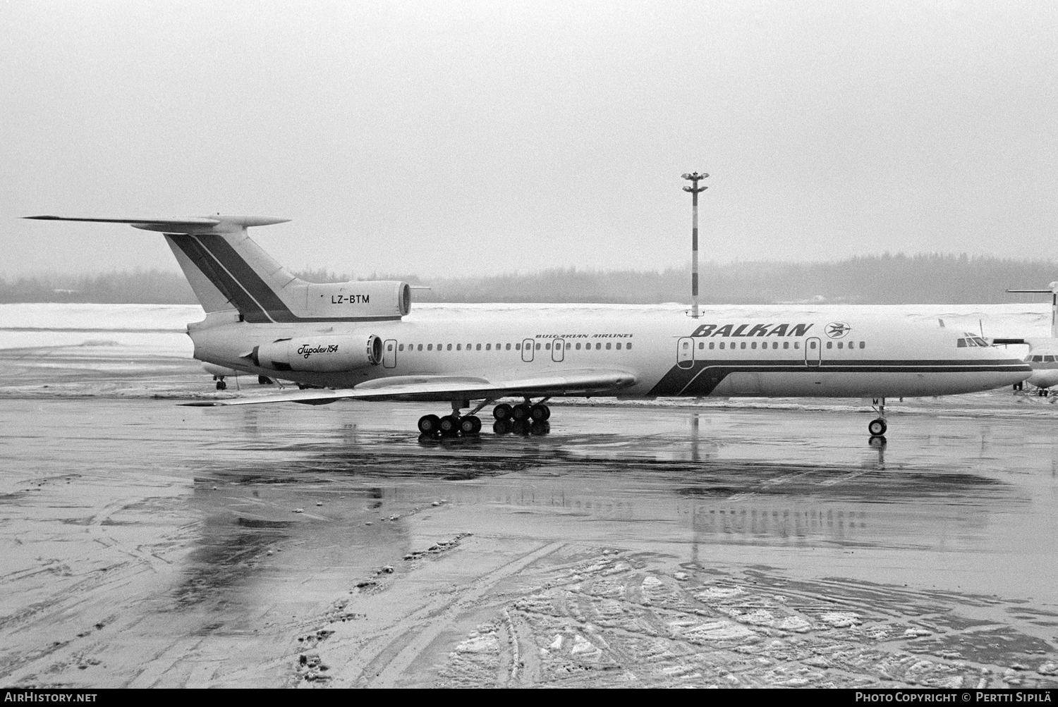 Aircraft Photo of LZ-BTM | Tupolev Tu-154B | Balkan - Bulgarian Airlines | AirHistory.net #119052