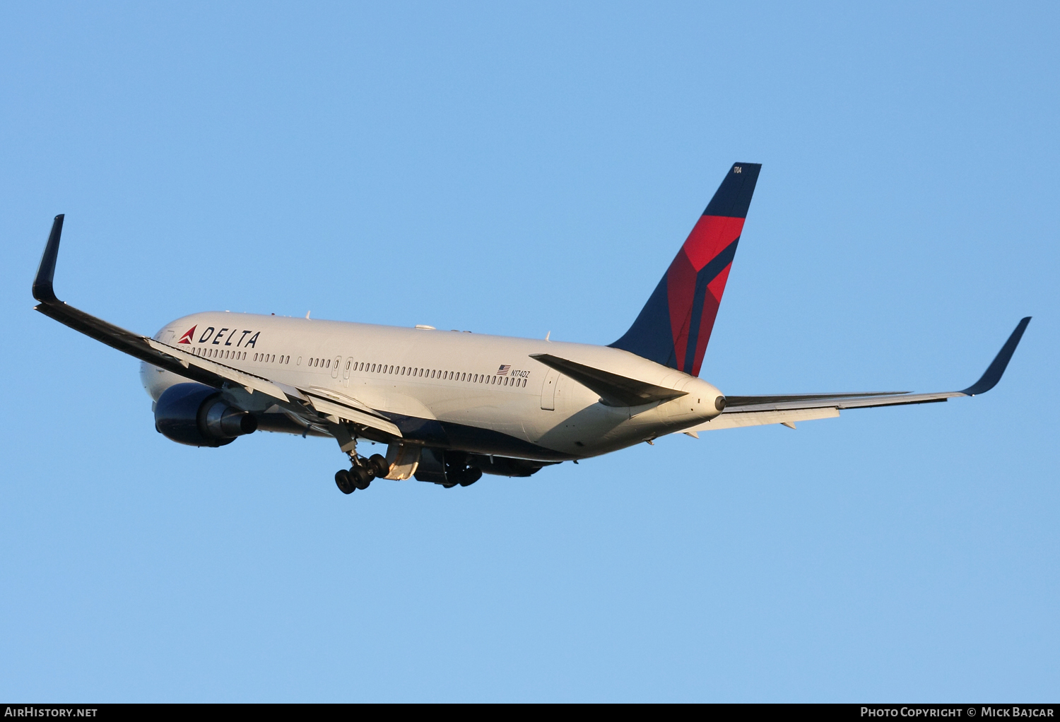 Aircraft Photo of N174DZ | Boeing 767-332/ER | Delta Air Lines | AirHistory.net #119346