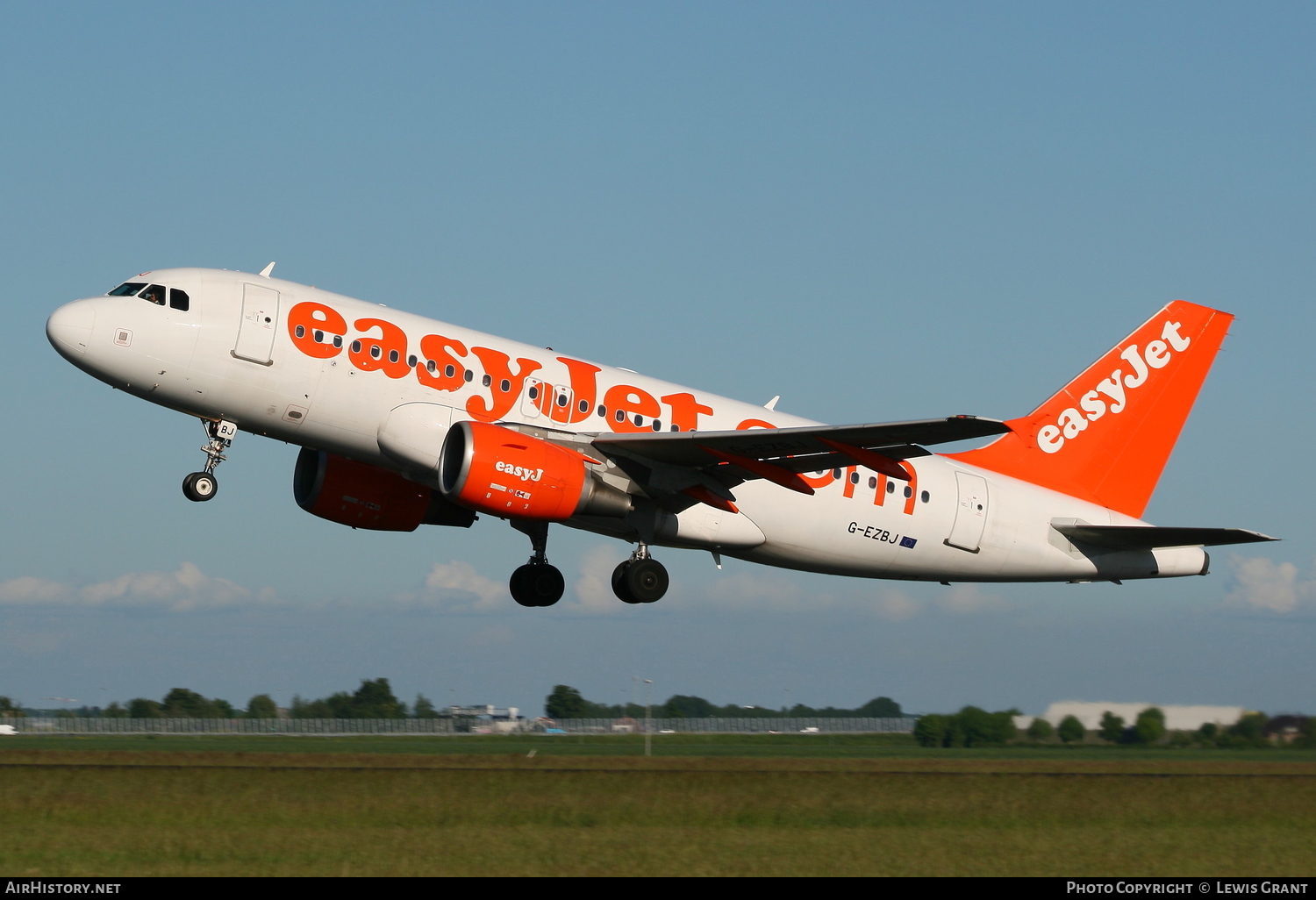 Aircraft Photo of G-EZBJ | Airbus A319-111 | EasyJet | AirHistory.net #119771