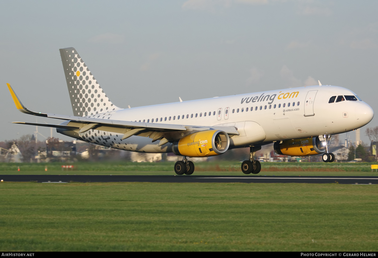 Aircraft Photo of EC-MVD | Airbus A320-232 | Vueling Airlines | AirHistory.net #119777