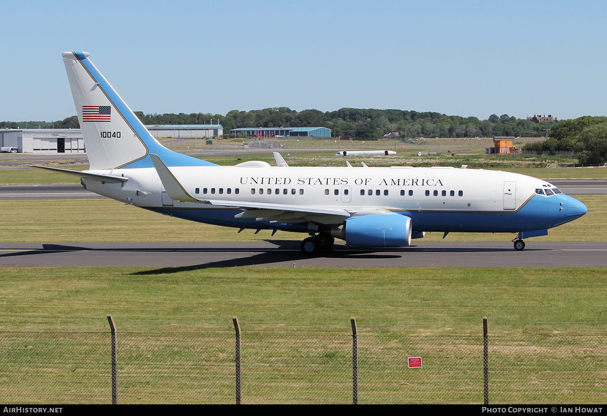 Aircraft Photo of 01-0040 / 10040 | Boeing C-40B | USA - Air Force | AirHistory.net #119819