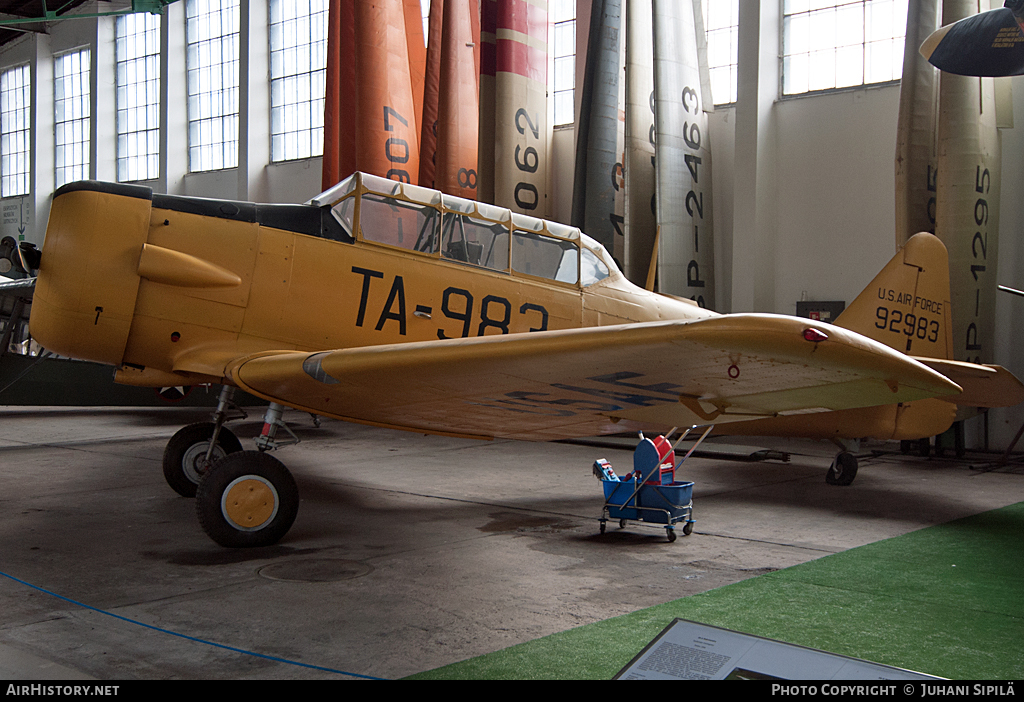 Aircraft Photo of 49-2983 / 92983 | North American T-6G Texan | USA - Air Force | AirHistory.net #119985