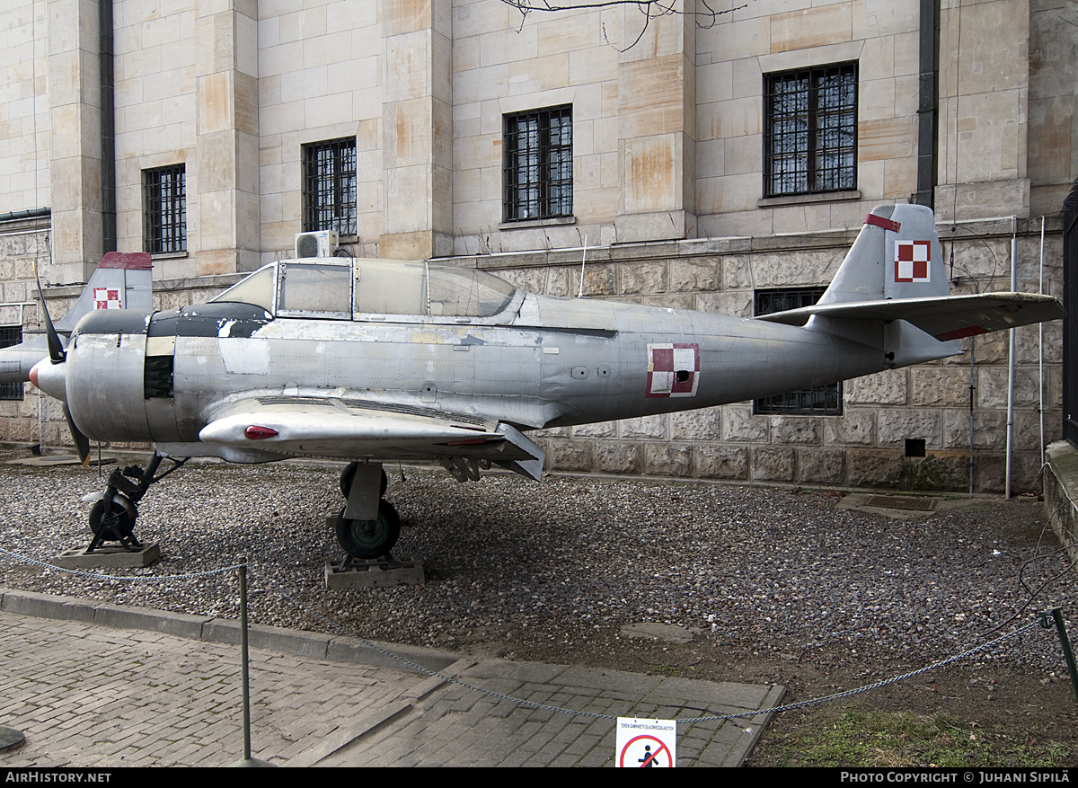 Aircraft Photo of 0409 | PZL-Mielec TS-8 Bies | Poland - Air Force | AirHistory.net #120040