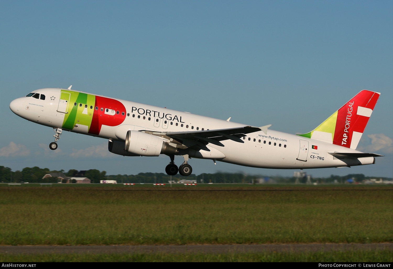 Aircraft Photo of CS-TNG | Airbus A320-214 | TAP Portugal | AirHistory.net #120081