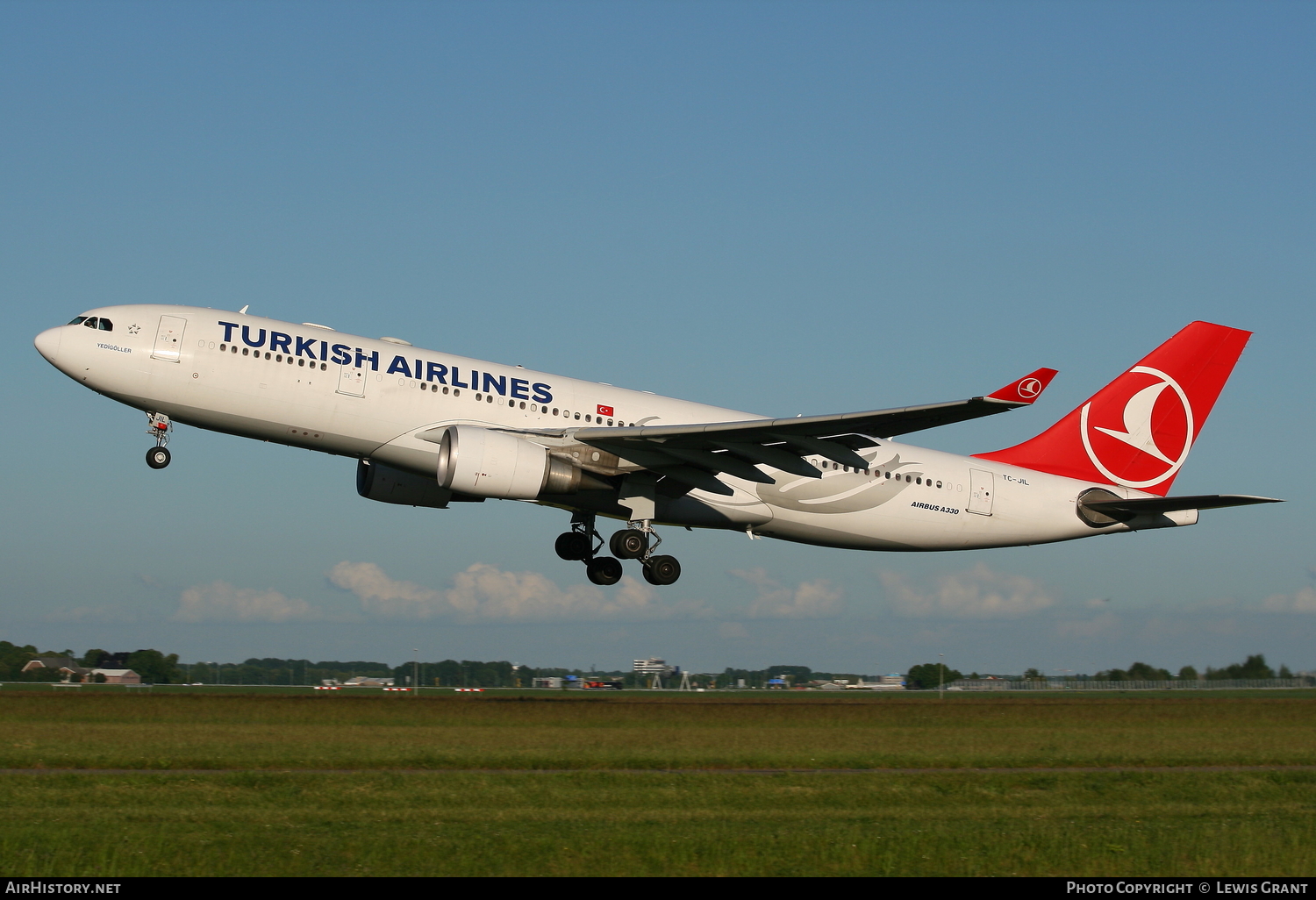 Aircraft Photo of TC-JIL | Airbus A330-202 | Turkish Airlines | AirHistory.net #120083