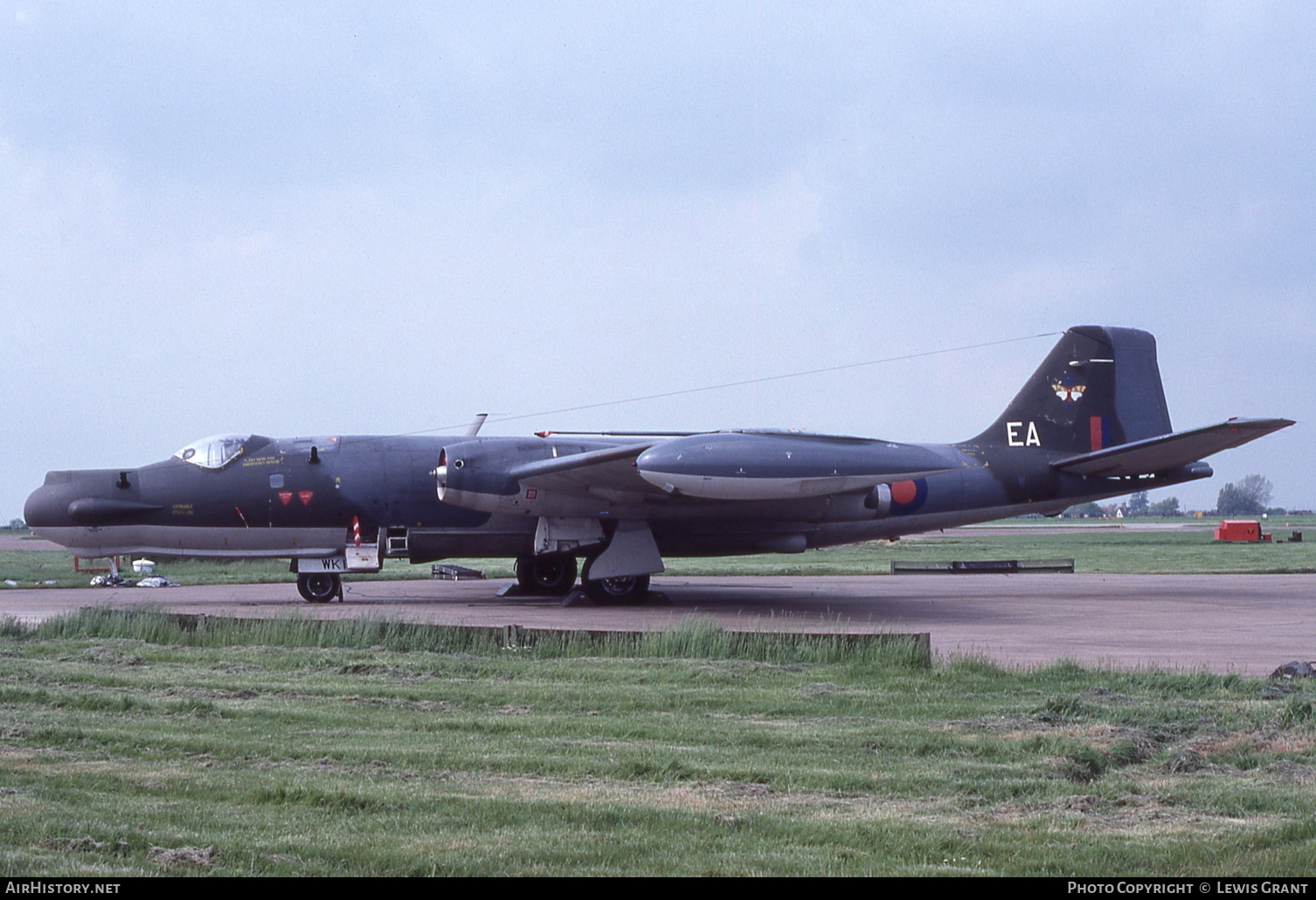 Aircraft Photo of WK111 | English Electric Canberra T17 | UK - Air Force | AirHistory.net #120106