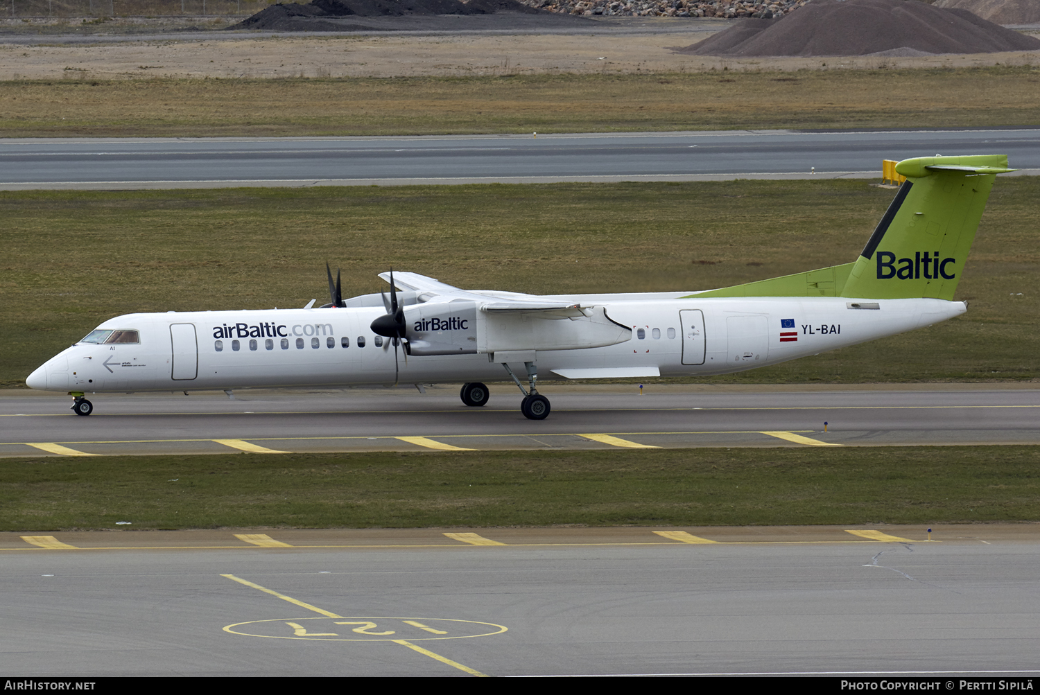 Aircraft Photo of YL-BAI | Bombardier DHC-8-402 Dash 8 | AirBaltic | AirHistory.net #120138