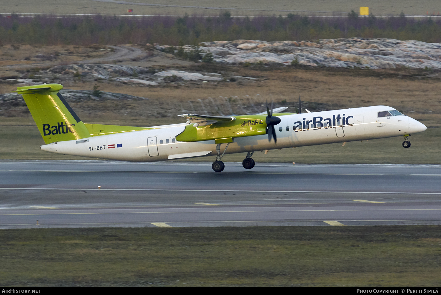 Aircraft Photo of YL-BBT | Bombardier DHC-8-402 Dash 8 | AirBaltic | AirHistory.net #120181