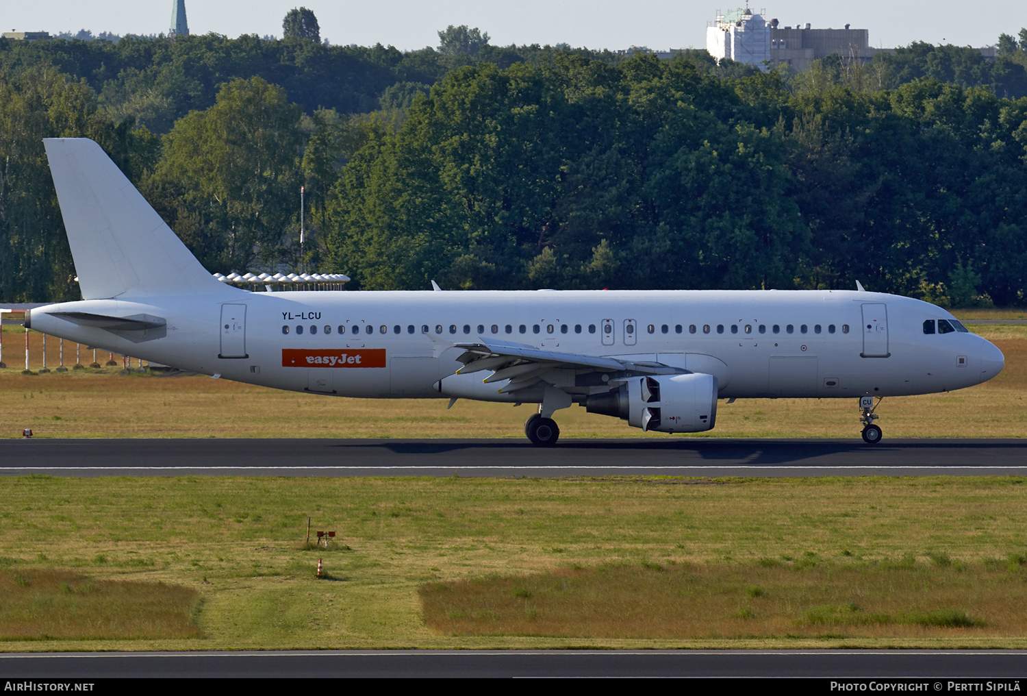 Aircraft Photo of YL-LCU | Airbus A320-214 | EasyJet | AirHistory.net #120282