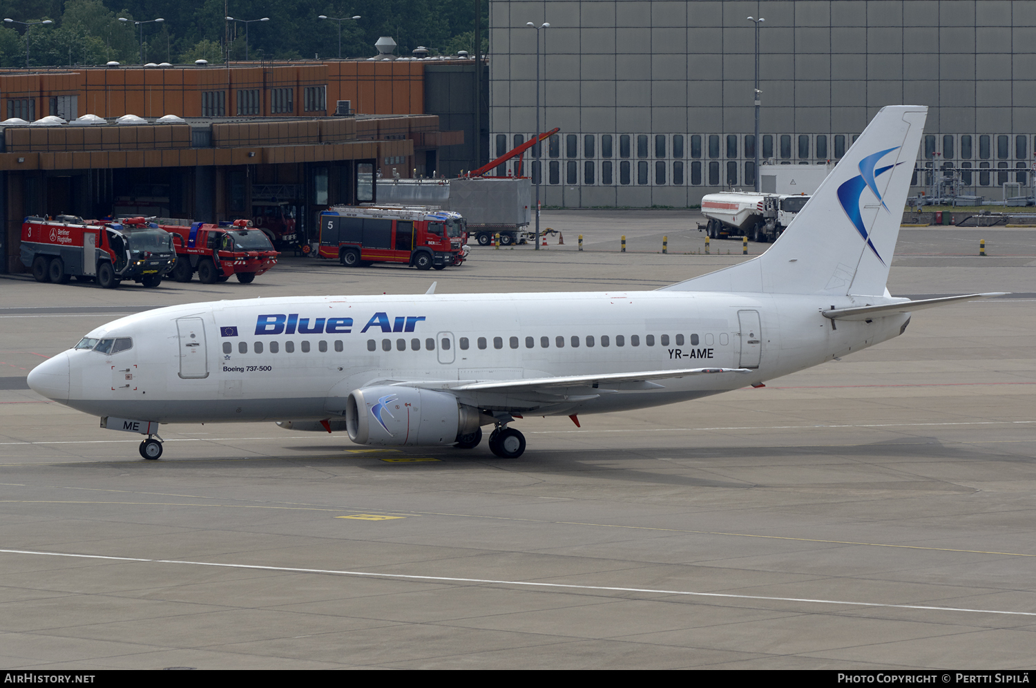 Aircraft Photo of YR-AME | Boeing 737-530 | Blue Air | AirHistory.net #120314