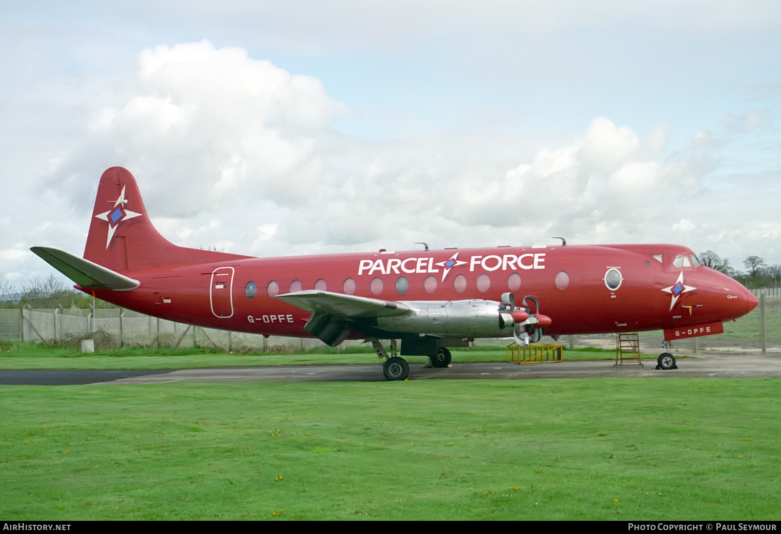 Aircraft Photo of G-OPFE | Vickers 808C Freightmaster | Parcelforce | AirHistory.net #120443