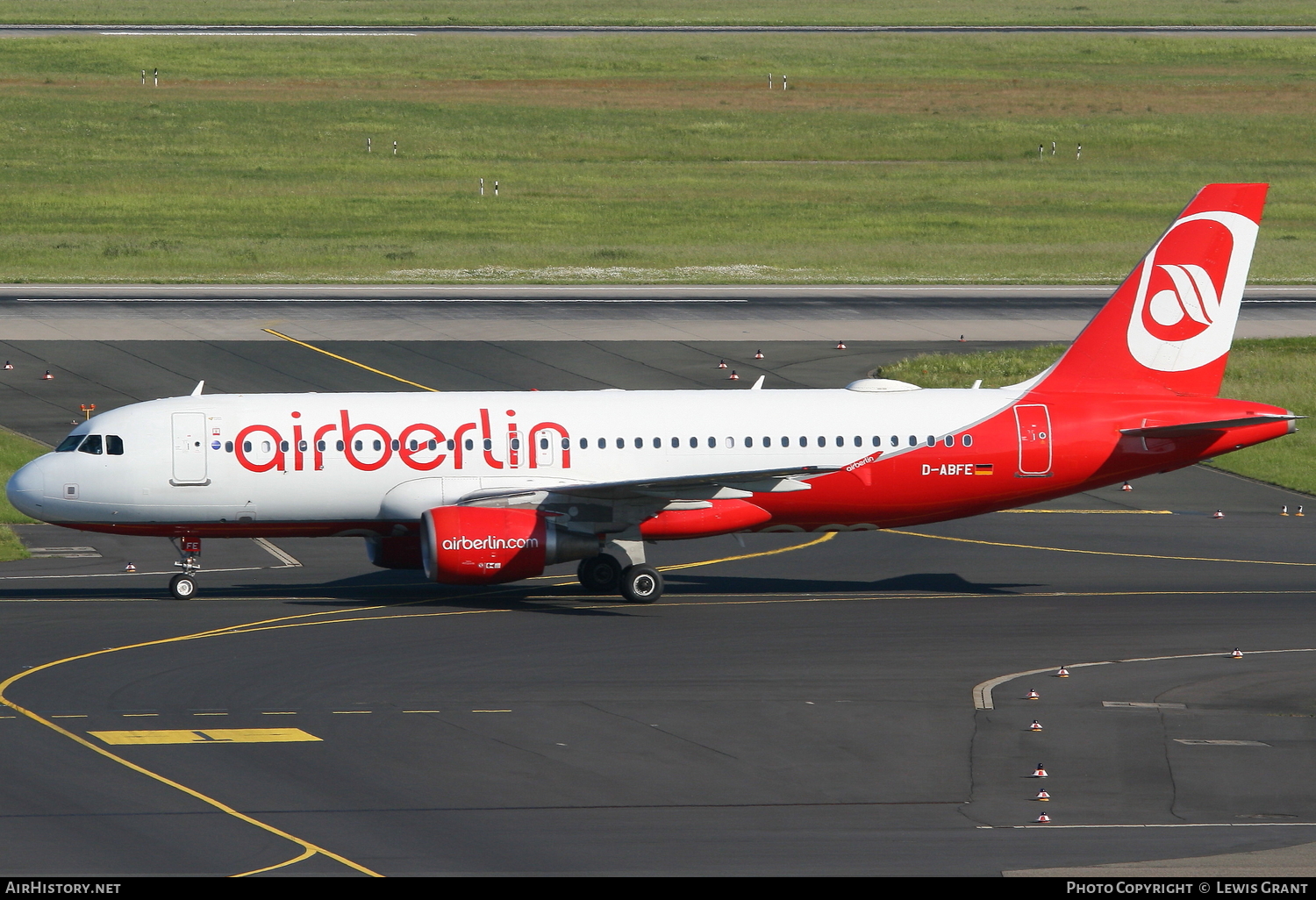 Aircraft Photo of D-ABFE | Airbus A320-214 | Air Berlin | AirHistory.net #120900