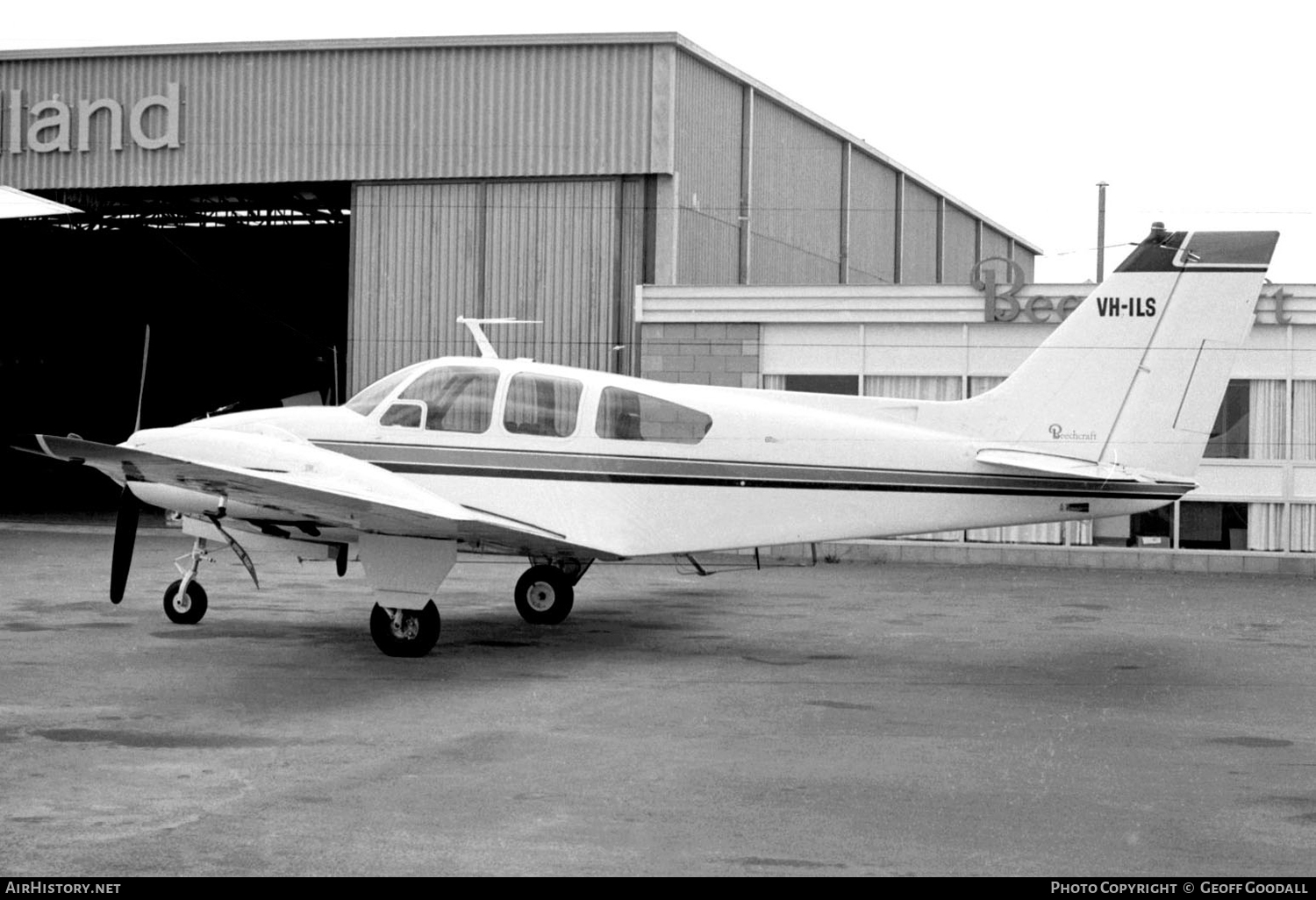 Aircraft Photo of VH-ILS | Beech D55 Baron | AirHistory.net #120908