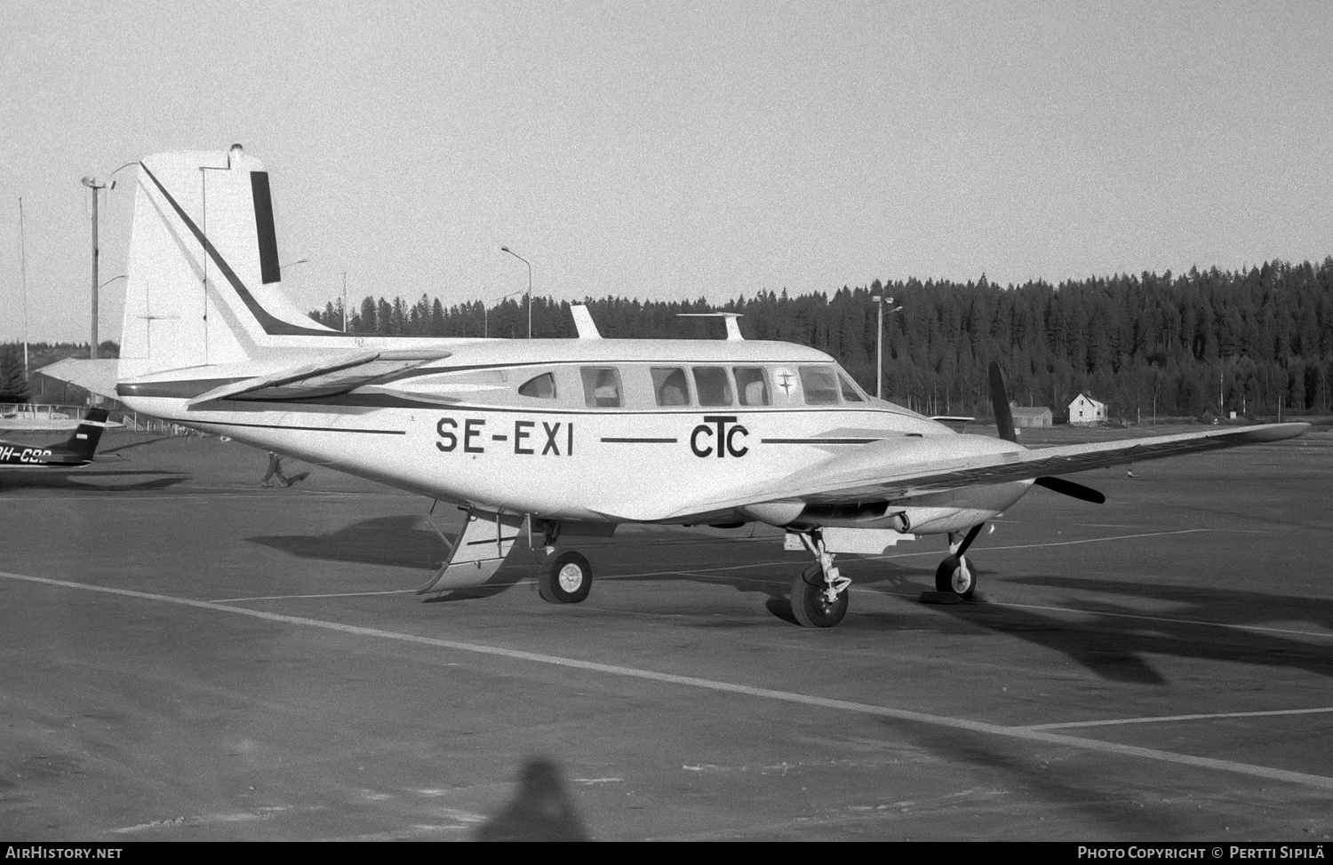 Aircraft Photo of SE-EXI | Beech 65 Queen Air | CTC | AirHistory.net #121044