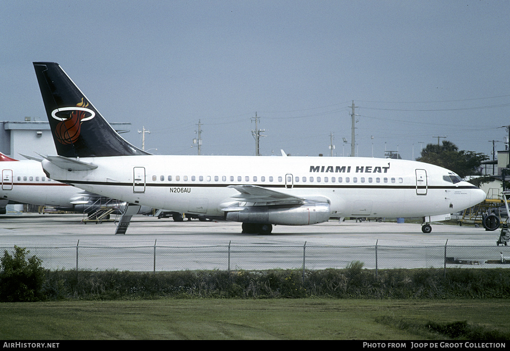 Aircraft Photo of N206AU | Boeing 737-201 | Miami Heat | AirHistory.net #121379