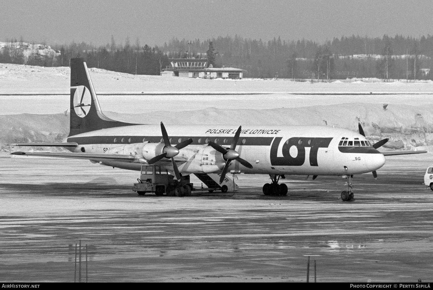 Aircraft Photo of SP-LSG | Ilyushin Il-18Gr | LOT Polish Airlines - Polskie Linie Lotnicze | AirHistory.net #121510