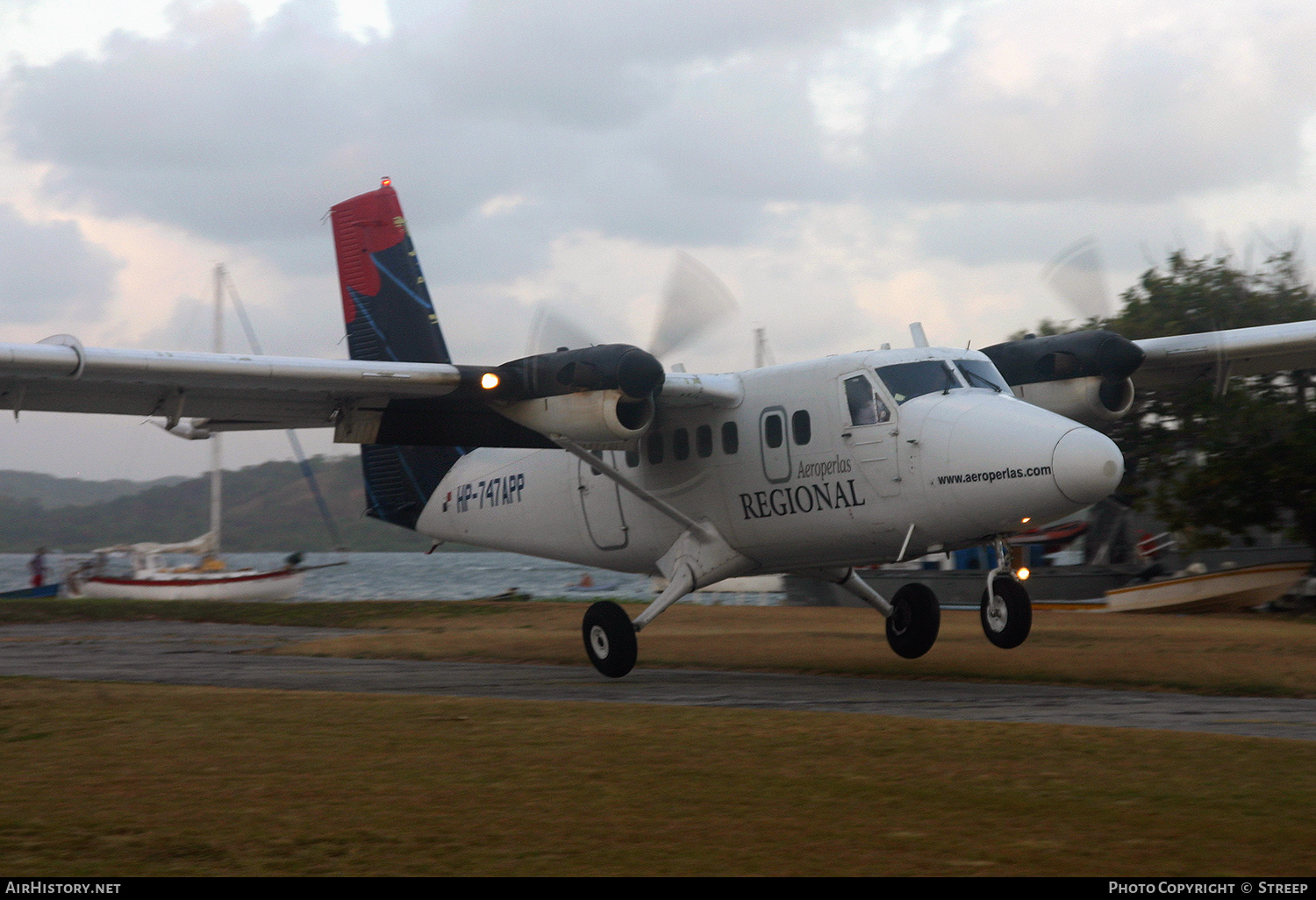 Aircraft Photo of HP-747APP | De Havilland Canada DHC-6-300 Twin Otter | Aeroperlas - Aerolíneas Islas de Las Perlas | AirHistory.net #121735