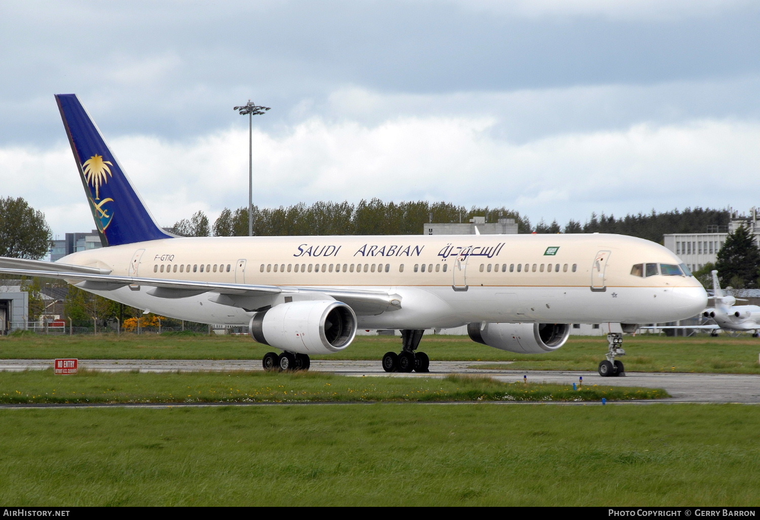 Aircraft Photo of F-GTIQ | Boeing 757-2G5 | Saudi Arabian Airlines | AirHistory.net #121800