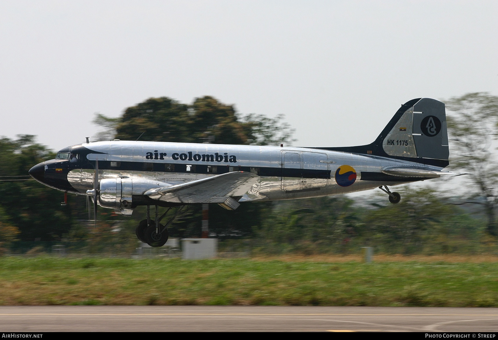 Aircraft Photo of HK-1175 | Douglas C-47A Skytrain | Air Colombia | AirHistory.net #121815