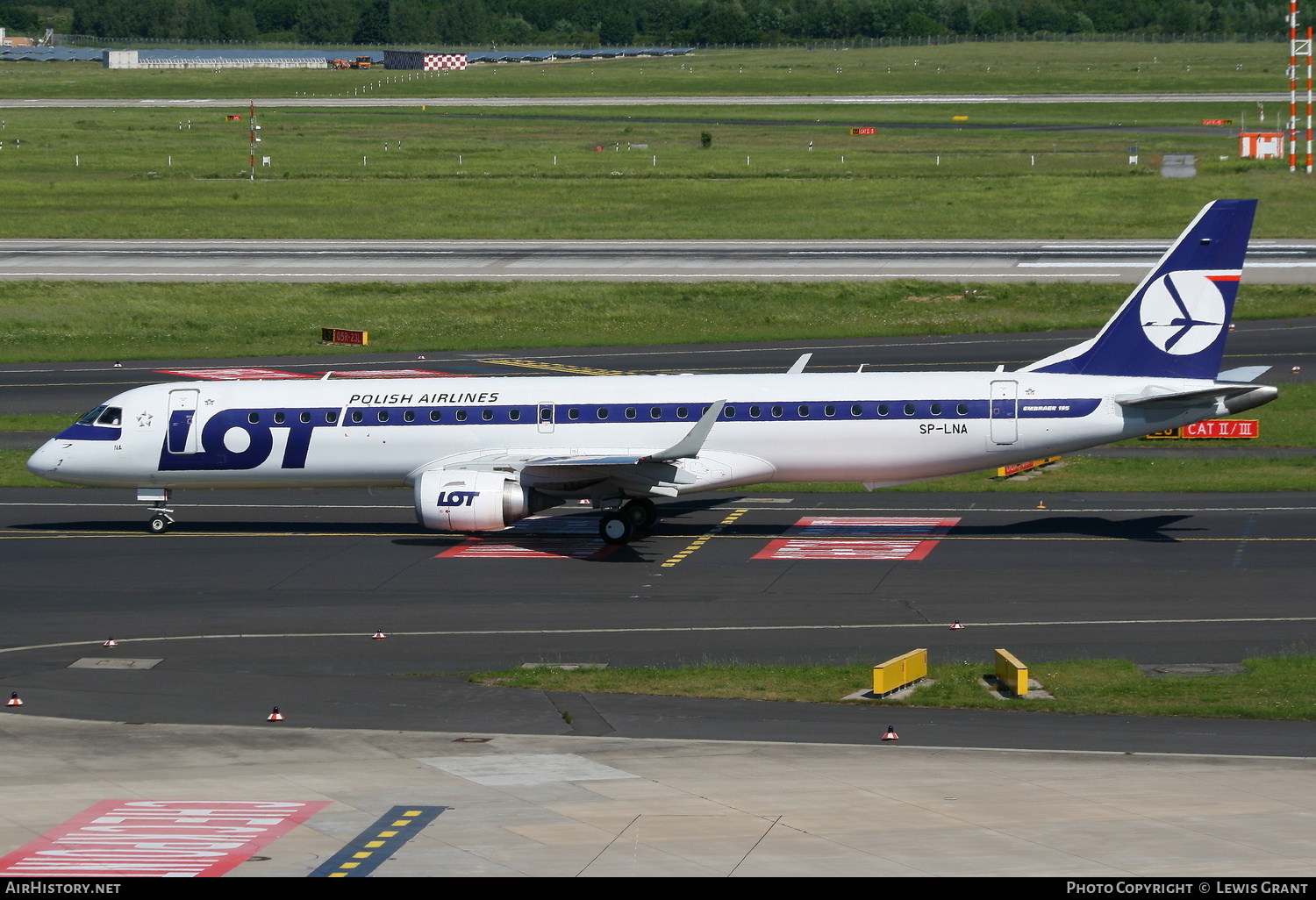 Aircraft Photo of SP-LNA | Embraer 195LR (ERJ-190-200LR) | LOT Polish Airlines - Polskie Linie Lotnicze | AirHistory.net #121886