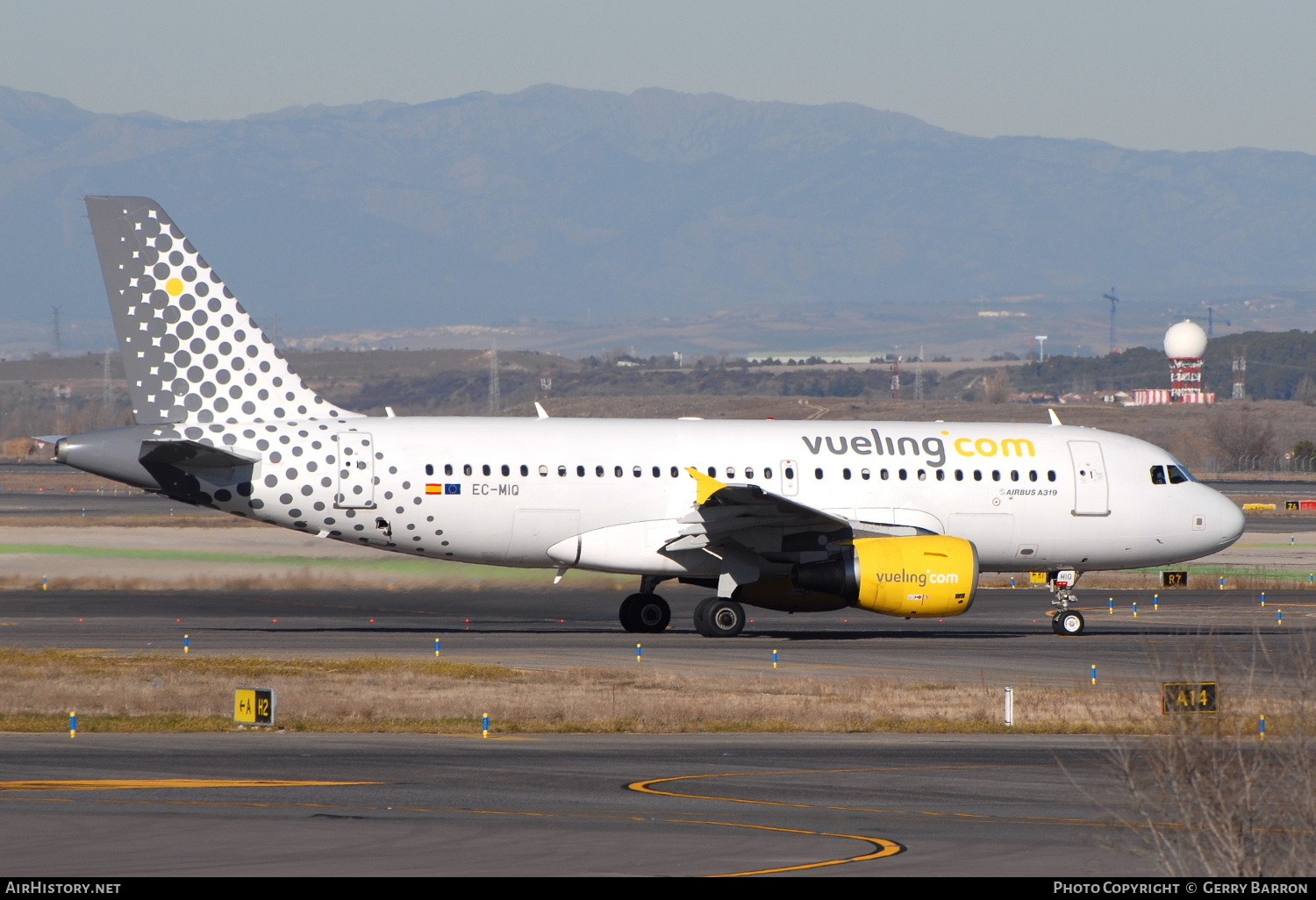 Aircraft Photo of EC-MIQ | Airbus A319-111 | Vueling Airlines | AirHistory.net #121917