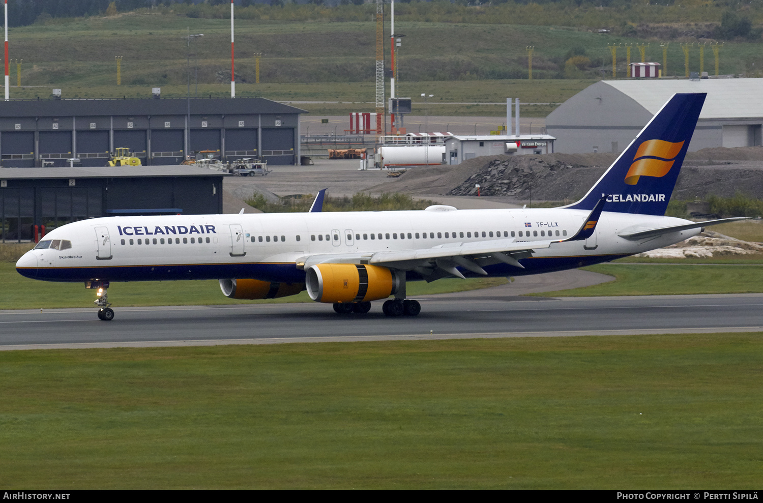 Aircraft Photo of TF-LLX | Boeing 757-256 | Icelandair | AirHistory.net #122222