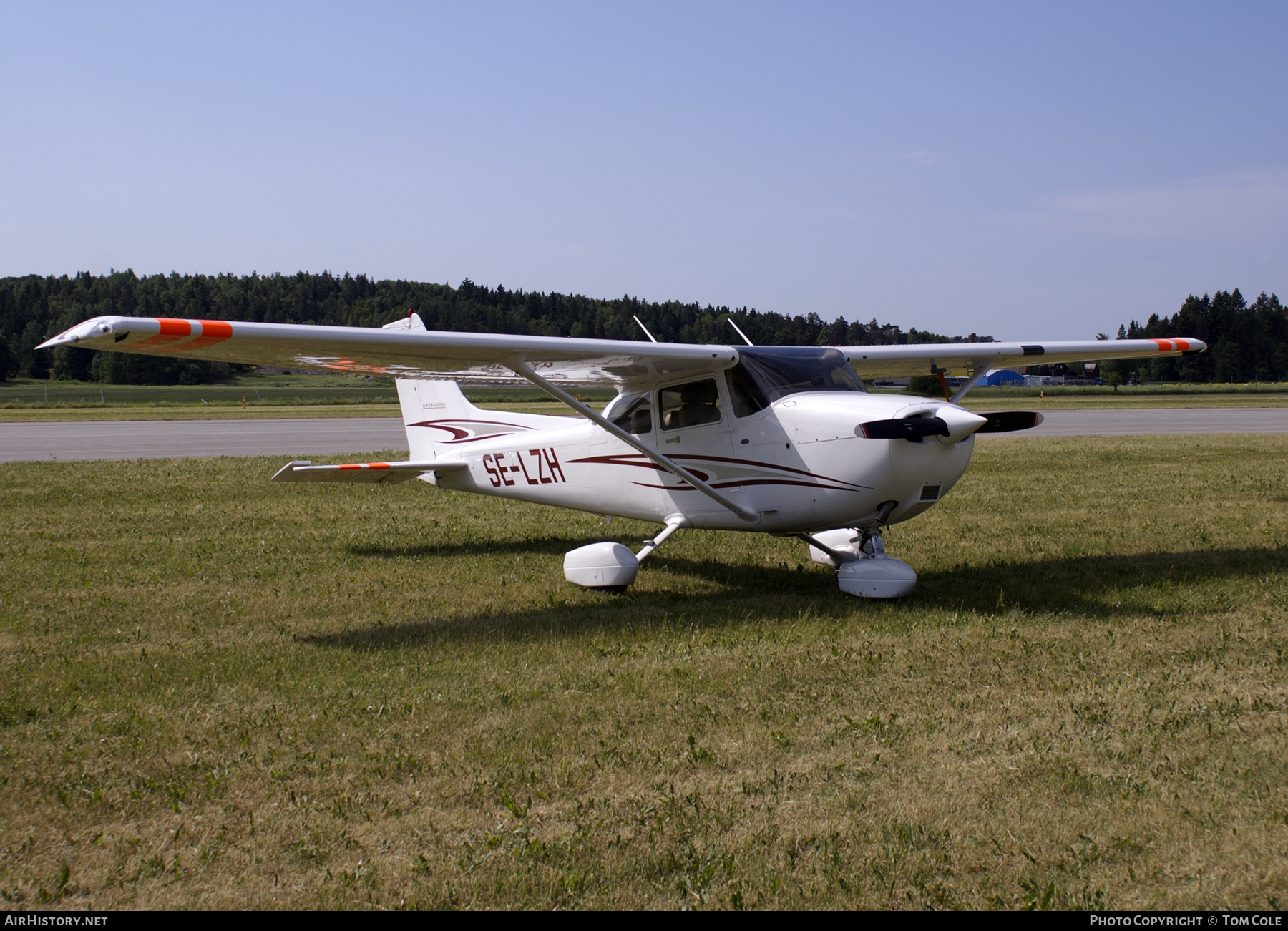 Aircraft Photo of SE-LZH | Cessna 172R Skyhawk | AirHistory.net #122315