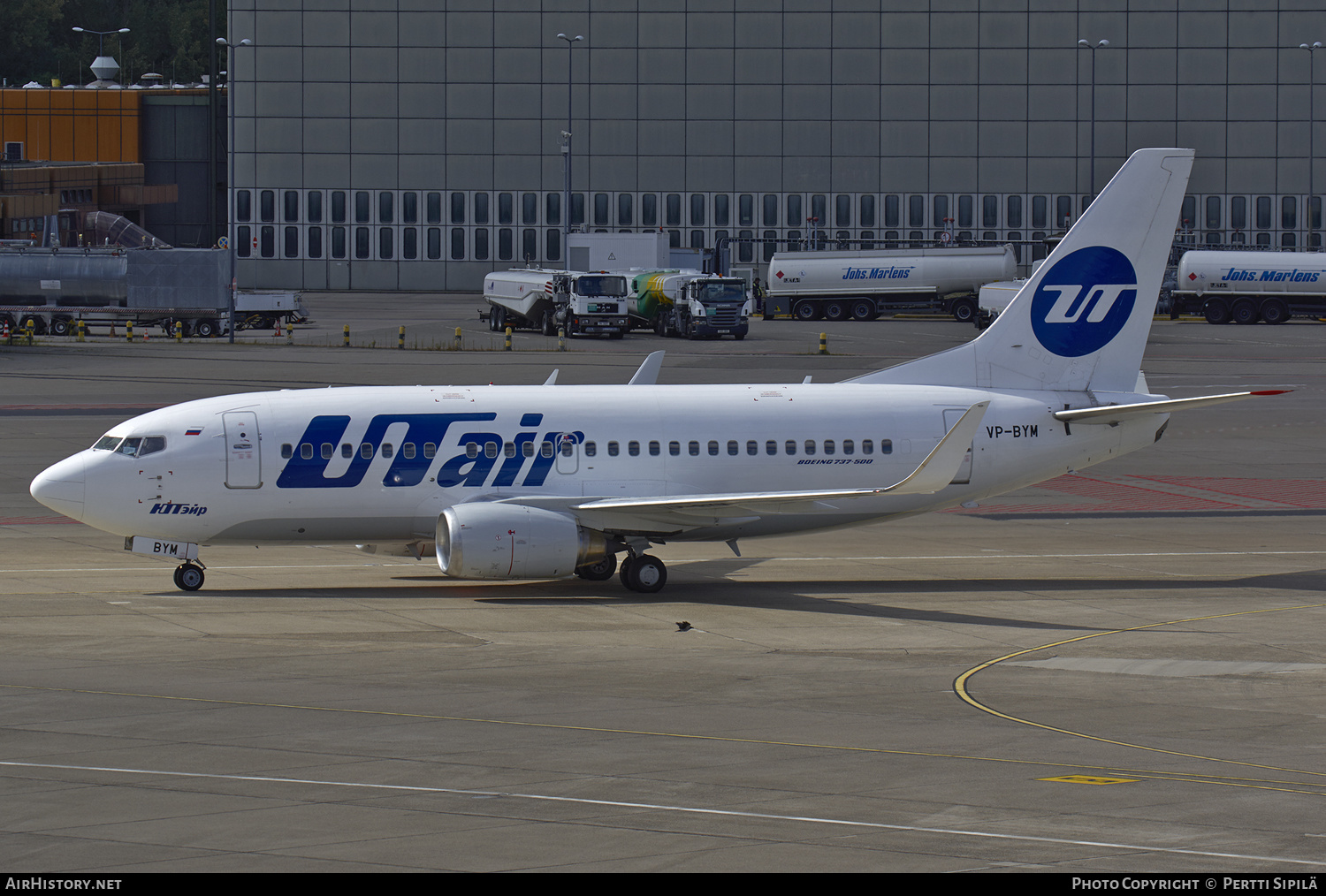 Aircraft Photo of VP-BYM | Boeing 737-524 | UTair | AirHistory.net #122346